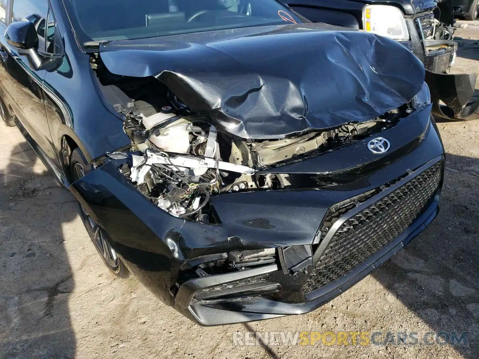 9 Photograph of a damaged car 5YFS4RCE3LP033142 TOYOTA COROLLA 2020