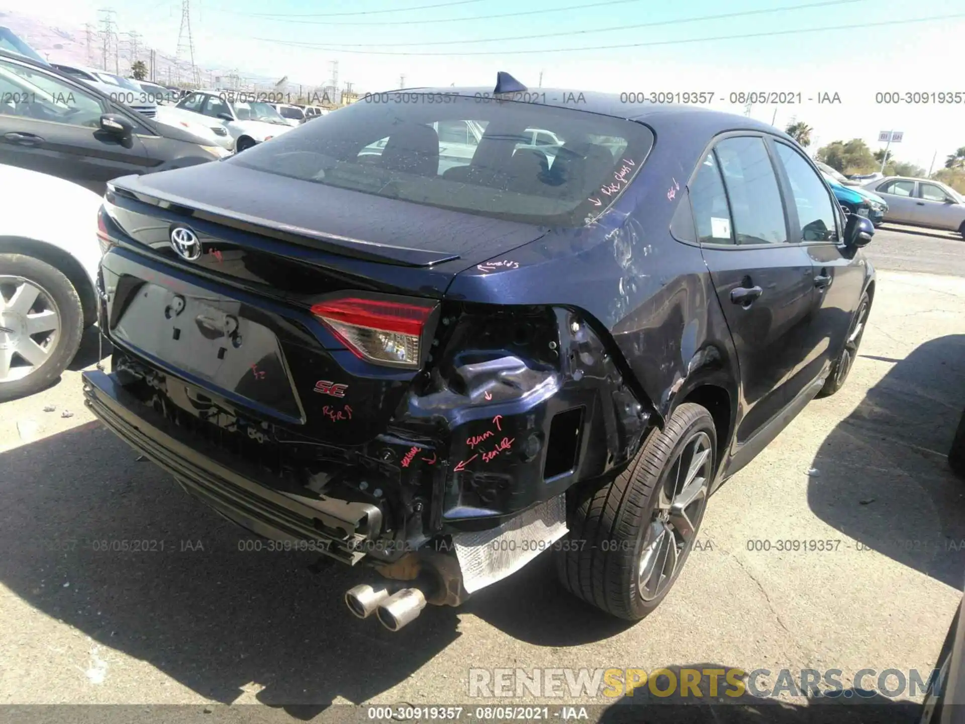 4 Photograph of a damaged car 5YFS4RCE3LP033206 TOYOTA COROLLA 2020