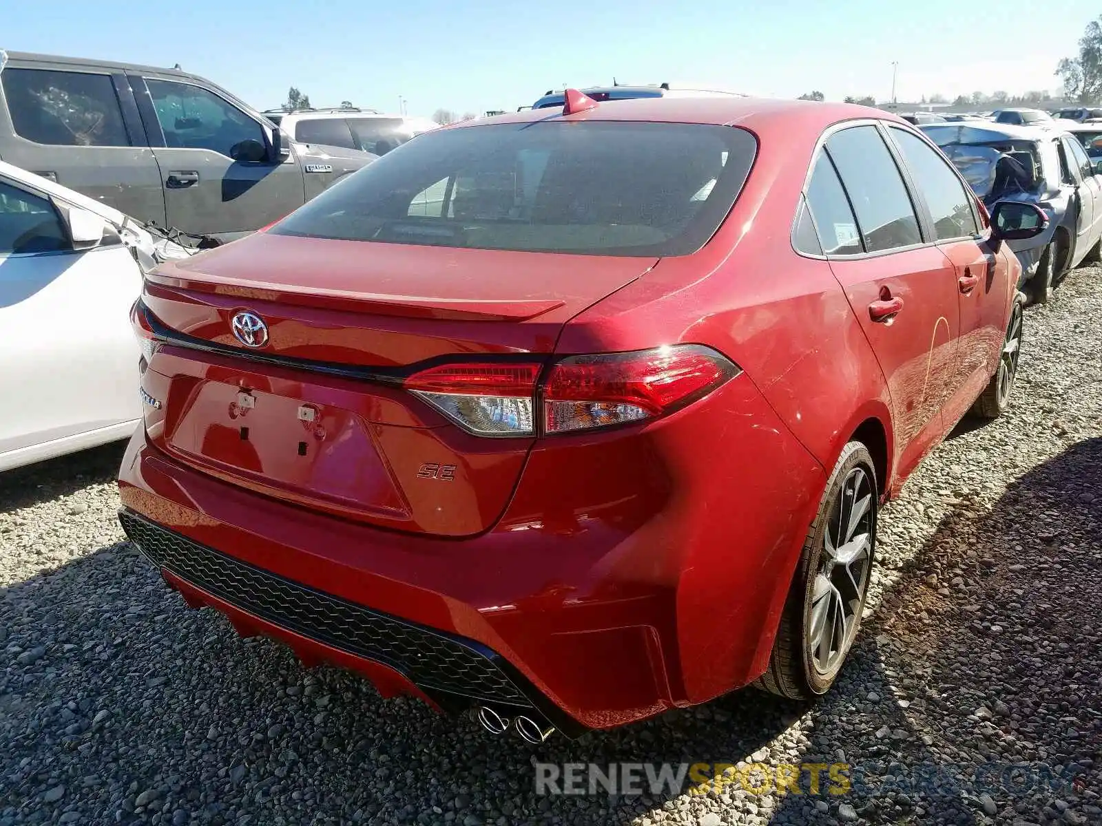 4 Photograph of a damaged car 5YFS4RCE3LP033626 TOYOTA COROLLA 2020