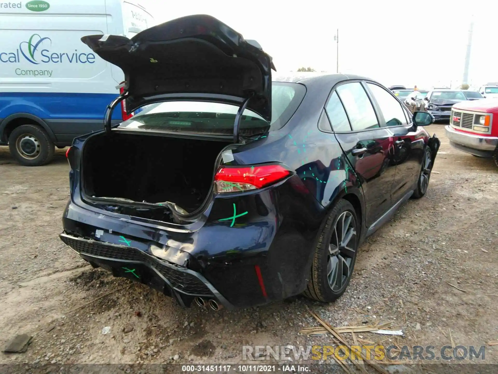 4 Photograph of a damaged car 5YFS4RCE3LP033822 TOYOTA COROLLA 2020