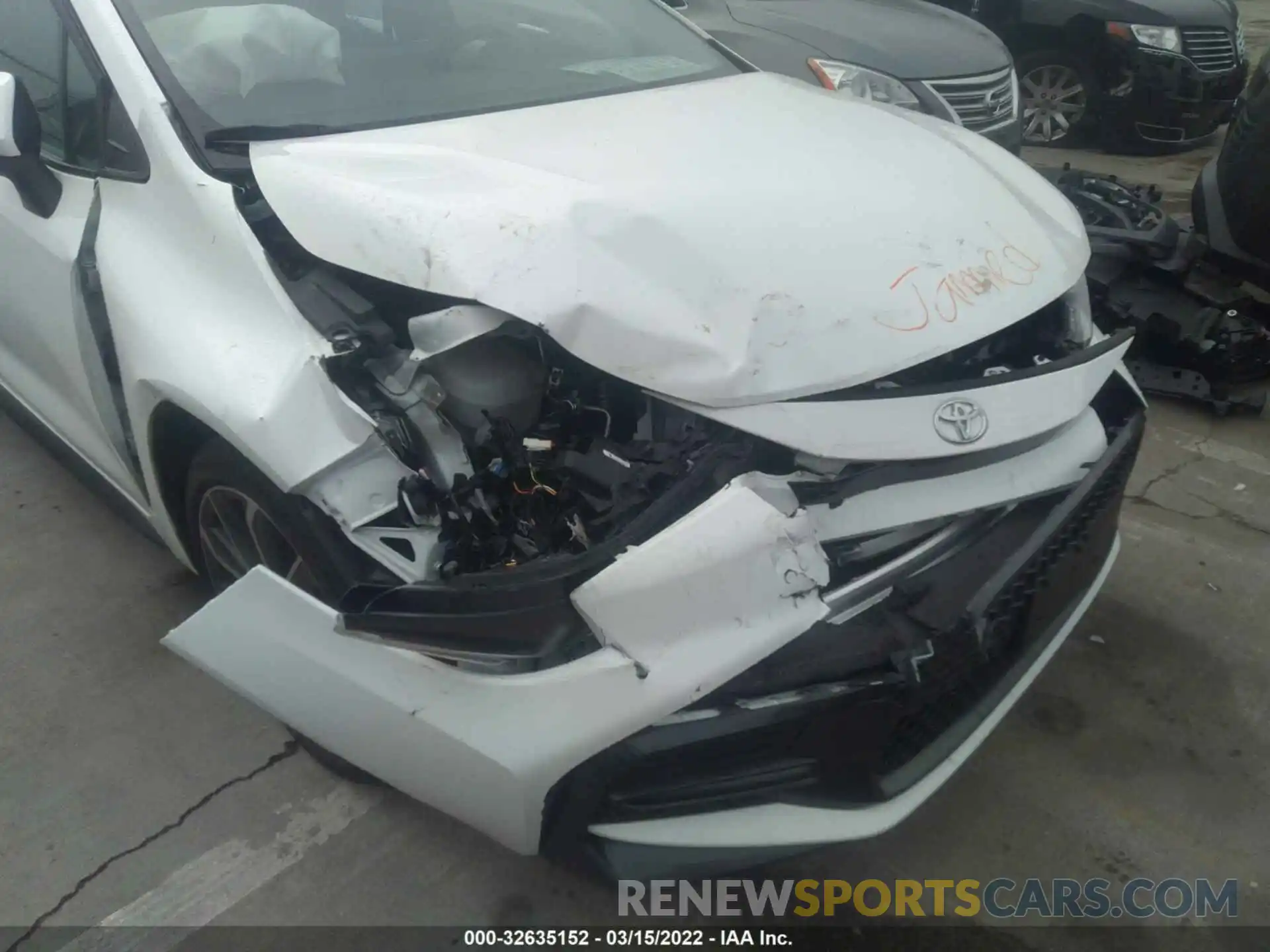 6 Photograph of a damaged car 5YFS4RCE3LP034646 TOYOTA COROLLA 2020