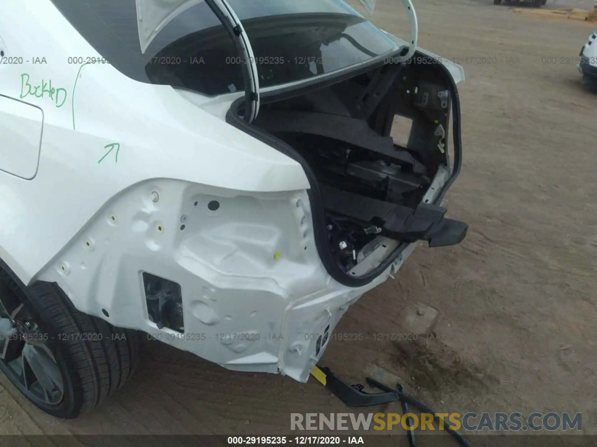 6 Photograph of a damaged car 5YFS4RCE3LP035375 TOYOTA COROLLA 2020