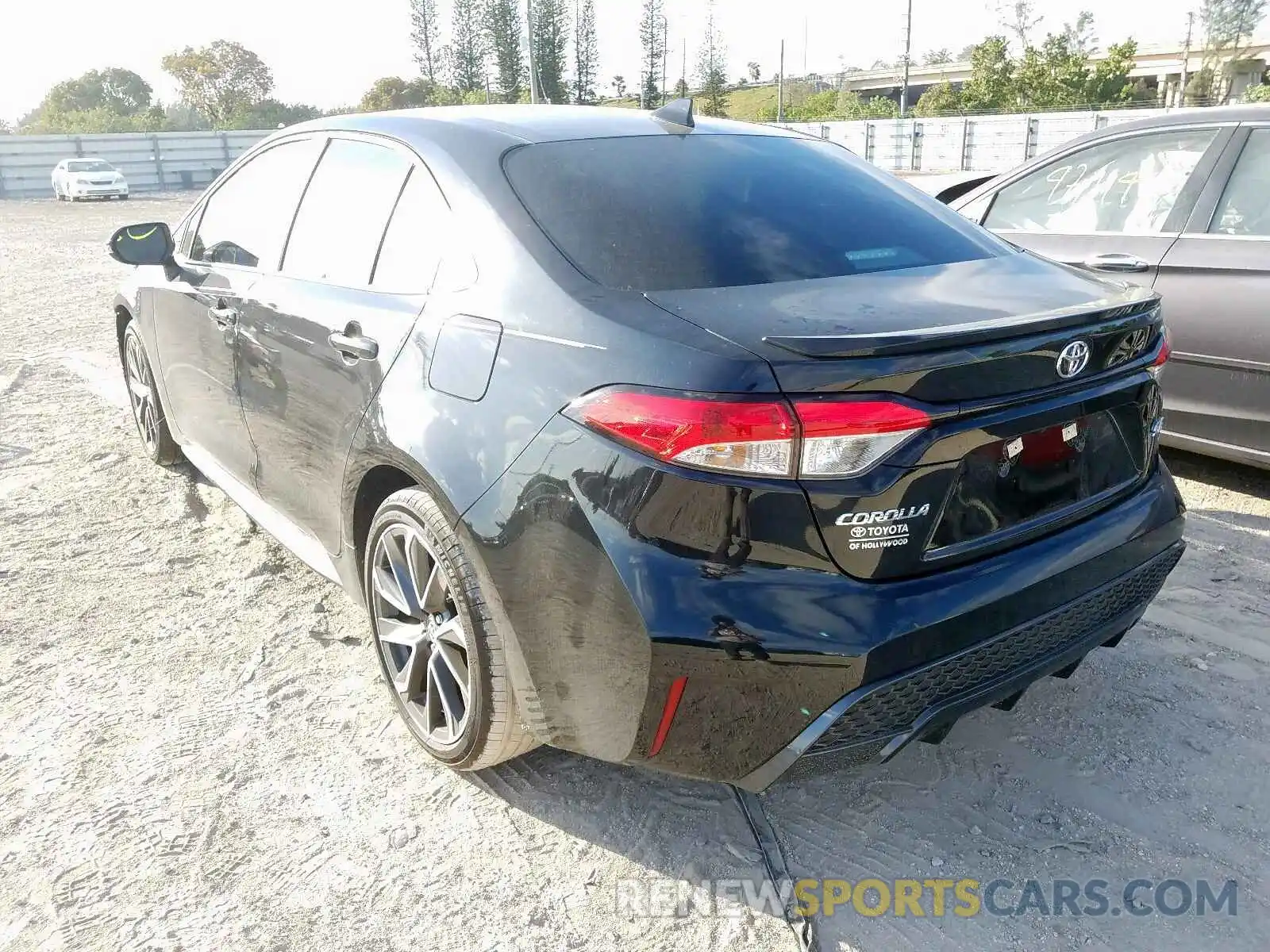 3 Photograph of a damaged car 5YFS4RCE3LP035845 TOYOTA COROLLA 2020