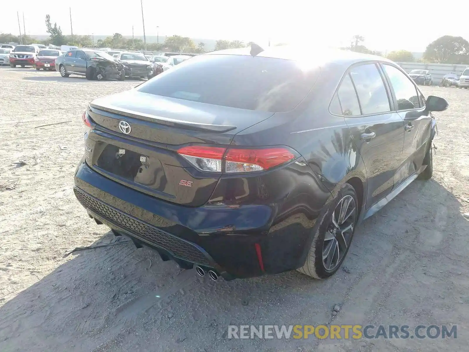 4 Photograph of a damaged car 5YFS4RCE3LP035845 TOYOTA COROLLA 2020