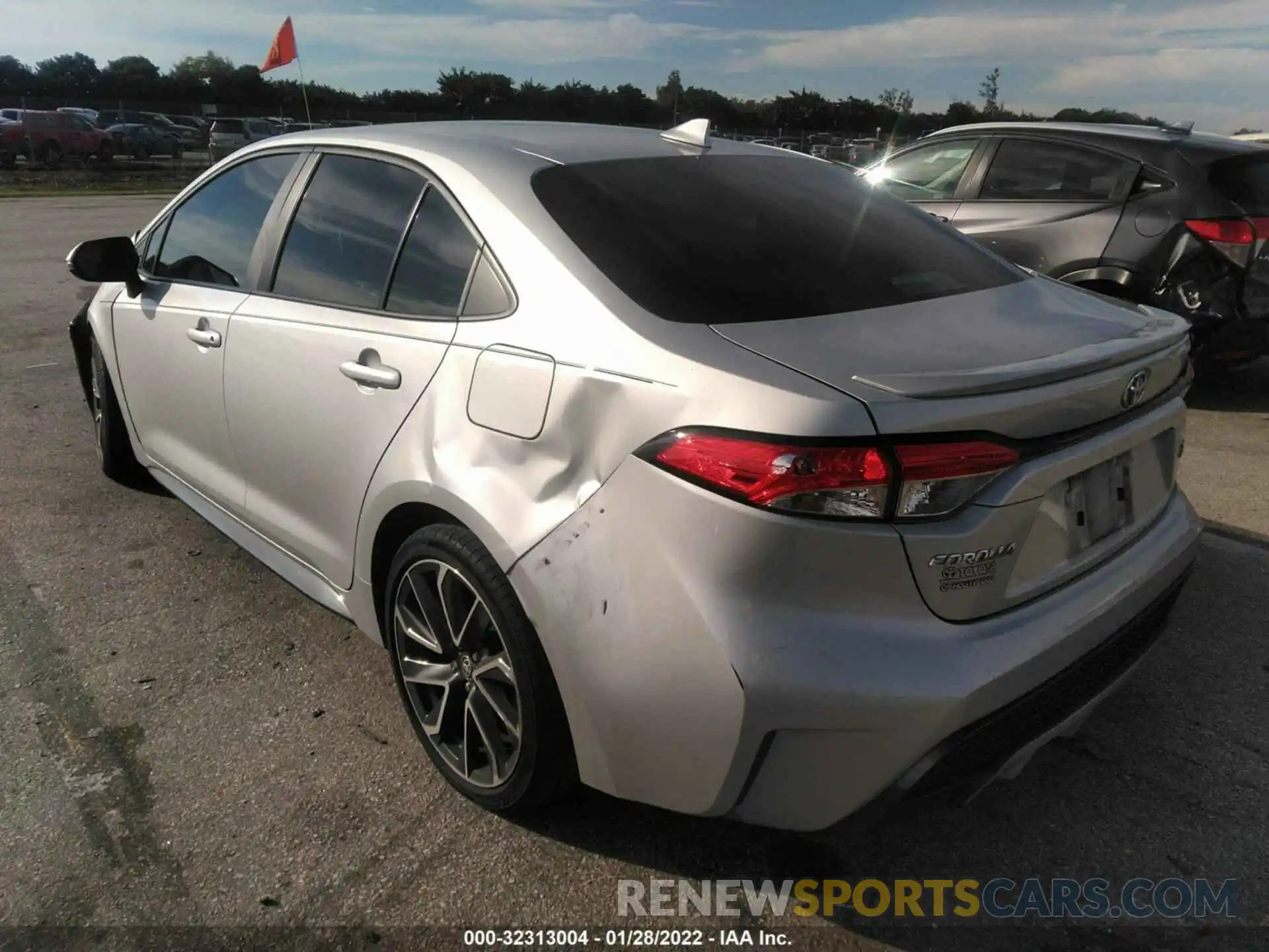 3 Photograph of a damaged car 5YFS4RCE3LP036221 TOYOTA COROLLA 2020