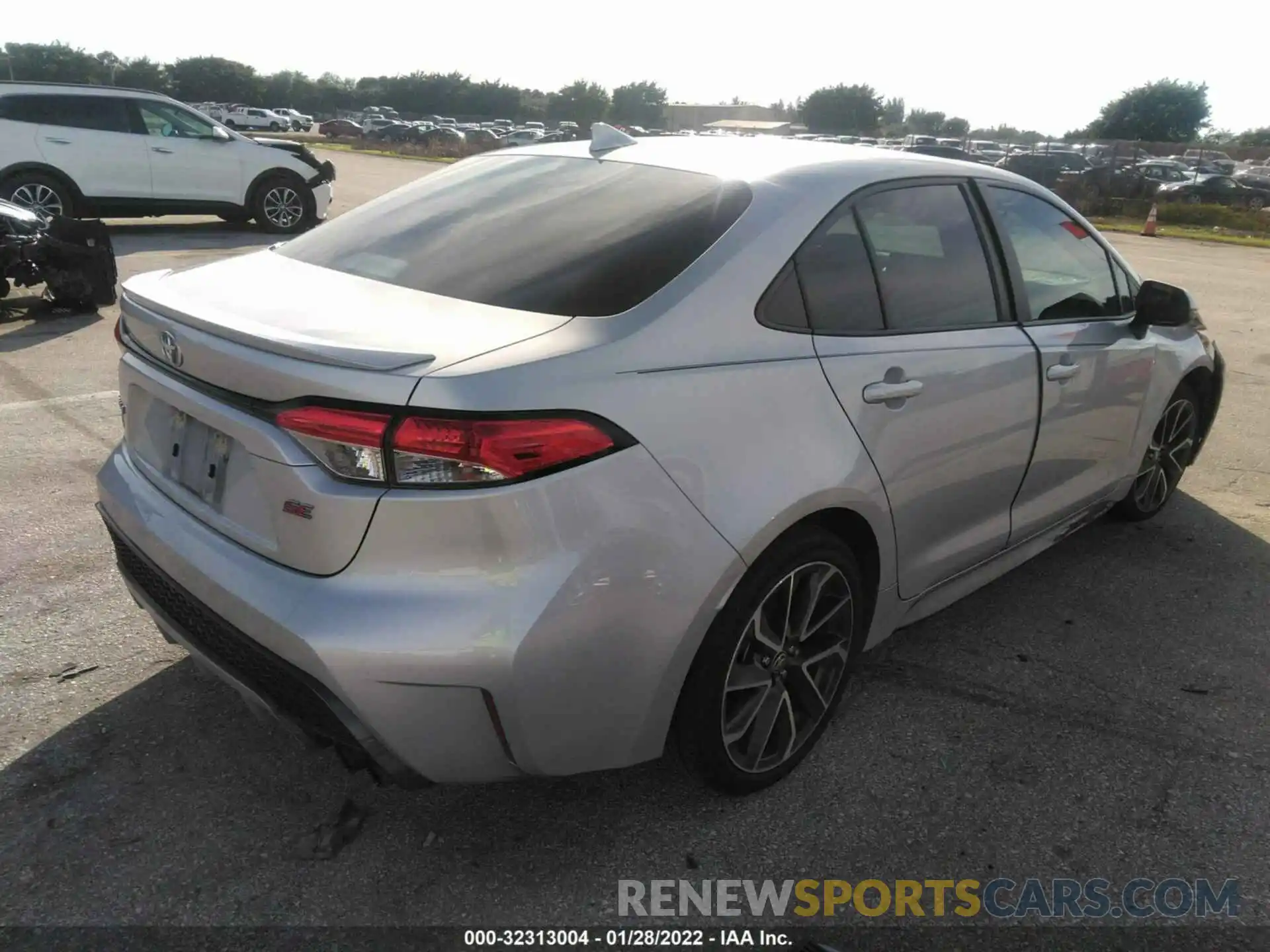 4 Photograph of a damaged car 5YFS4RCE3LP036221 TOYOTA COROLLA 2020