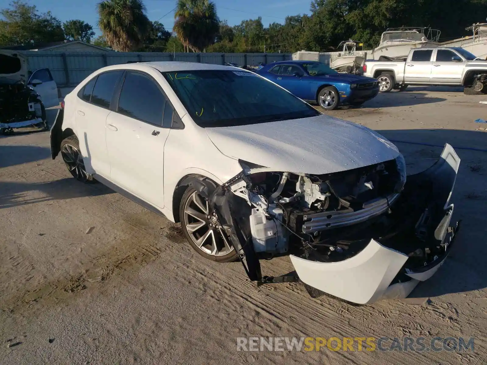 1 Photograph of a damaged car 5YFS4RCE3LP036297 TOYOTA COROLLA 2020