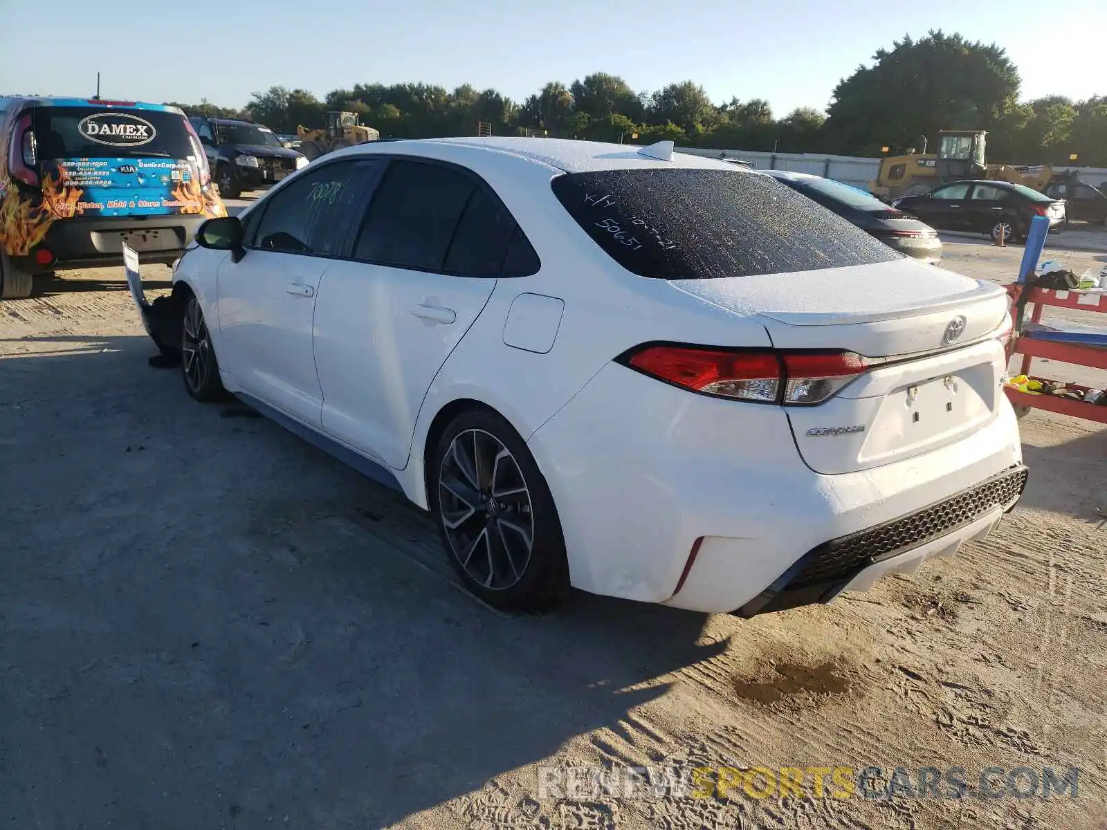 3 Photograph of a damaged car 5YFS4RCE3LP036297 TOYOTA COROLLA 2020