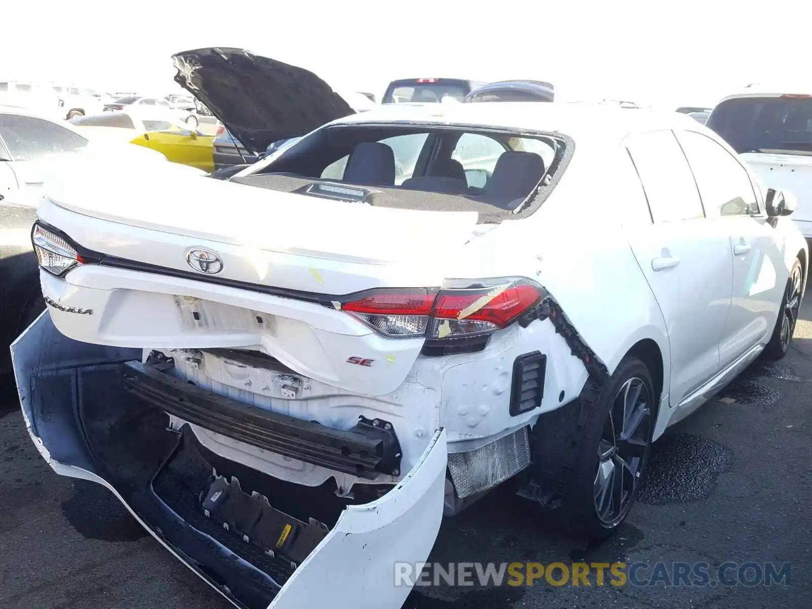 4 Photograph of a damaged car 5YFS4RCE3LP036493 TOYOTA COROLLA 2020