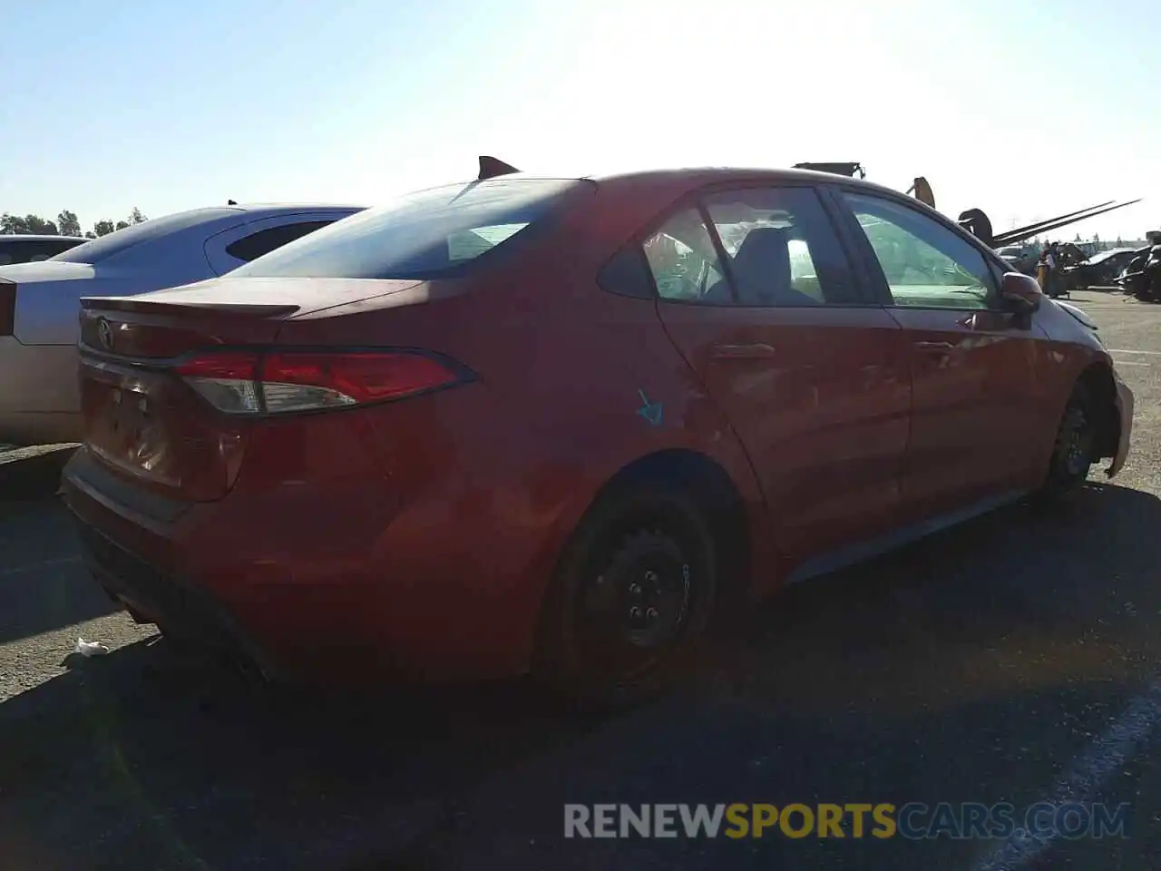 4 Photograph of a damaged car 5YFS4RCE3LP036980 TOYOTA COROLLA 2020