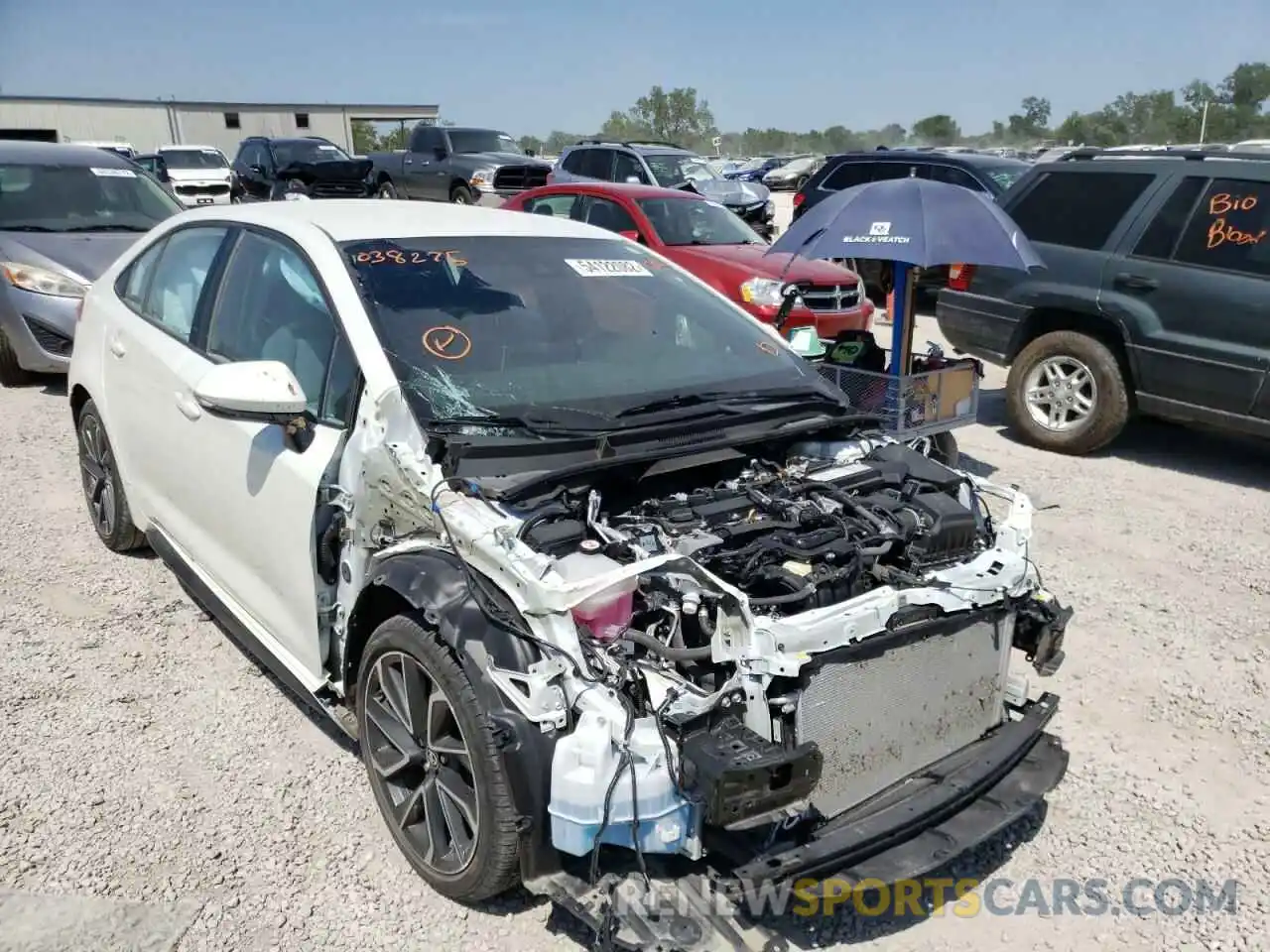 9 Photograph of a damaged car 5YFS4RCE3LP038275 TOYOTA COROLLA 2020