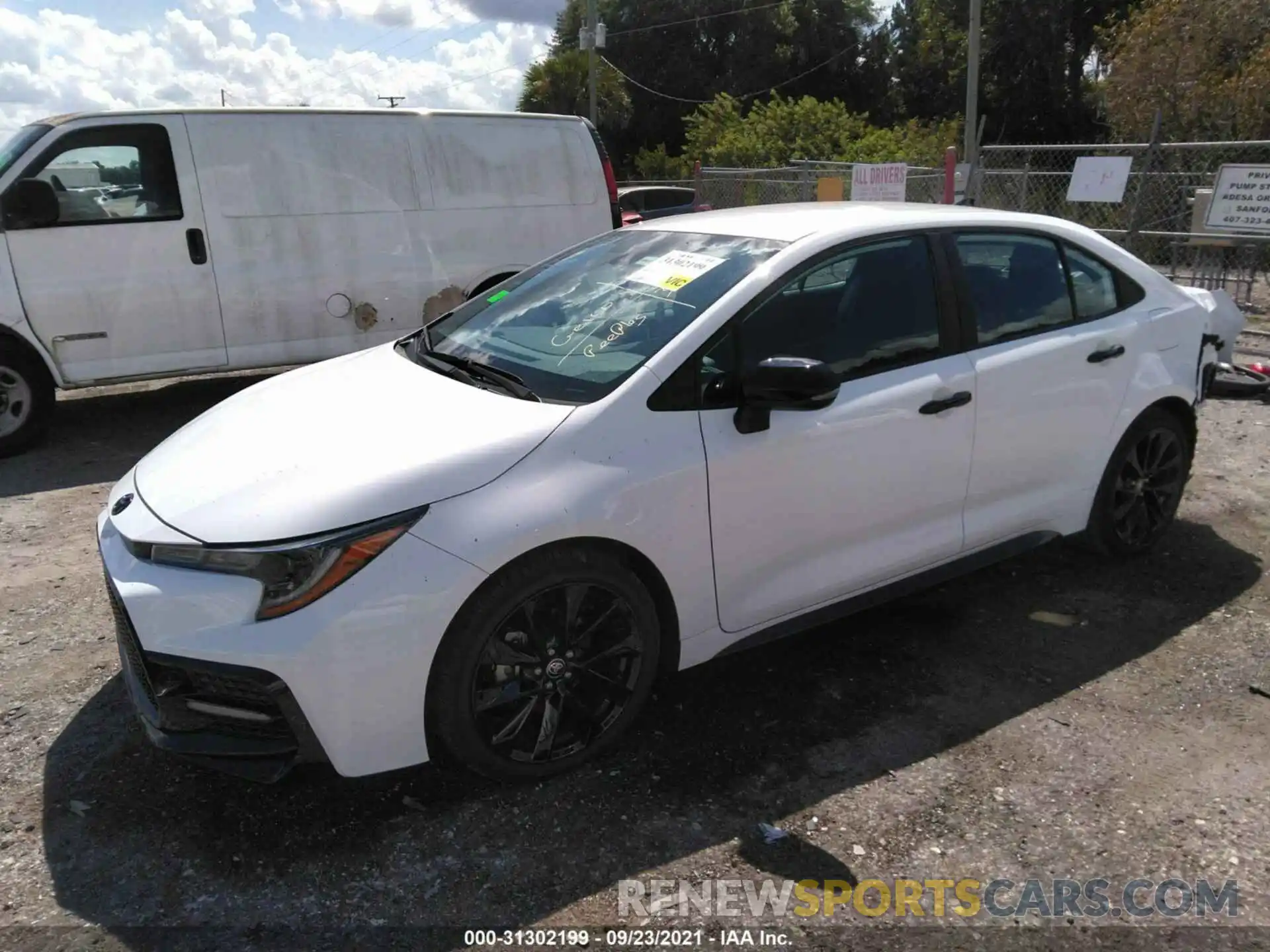 2 Photograph of a damaged car 5YFS4RCE3LP039720 TOYOTA COROLLA 2020