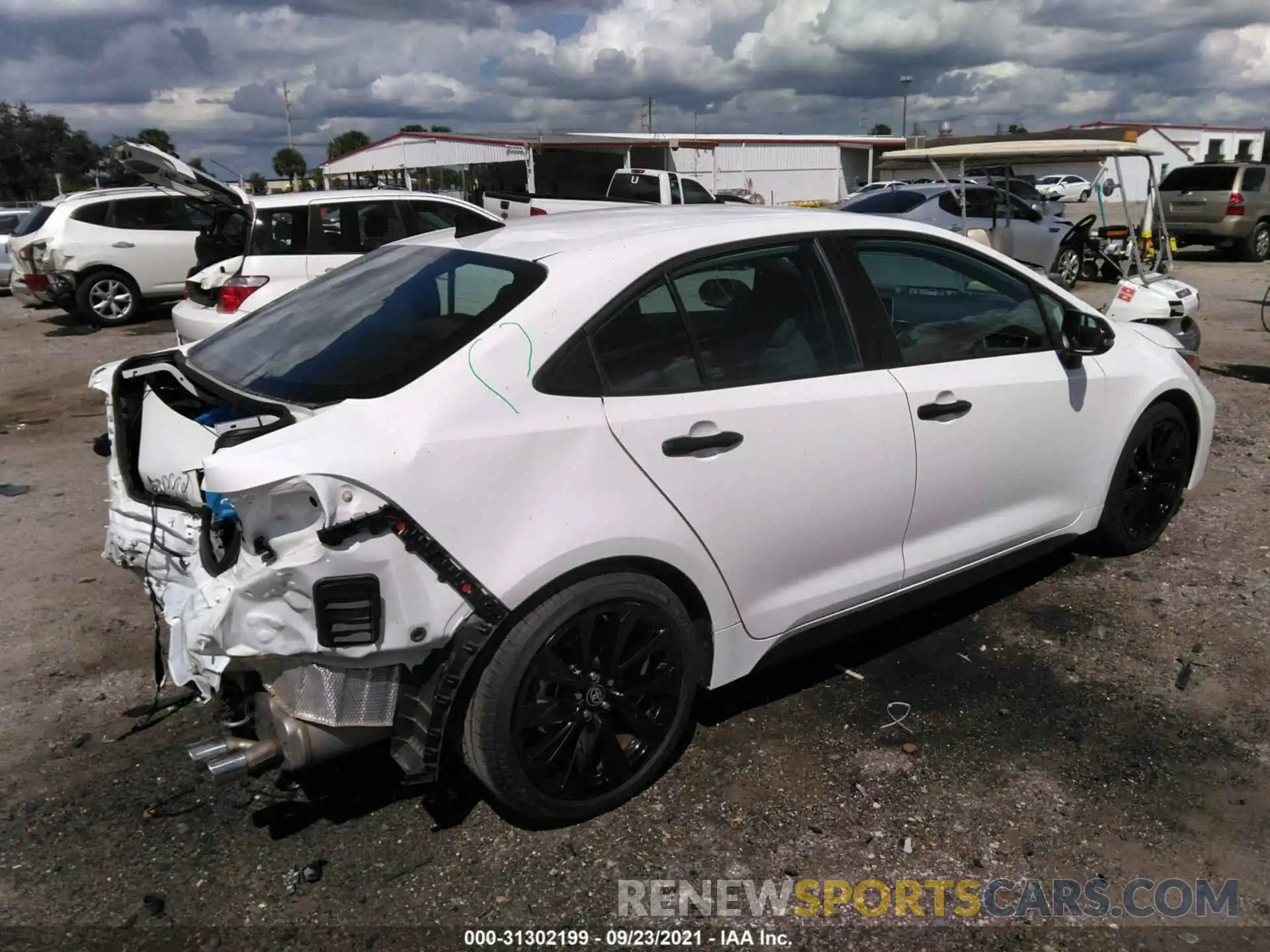 4 Photograph of a damaged car 5YFS4RCE3LP039720 TOYOTA COROLLA 2020