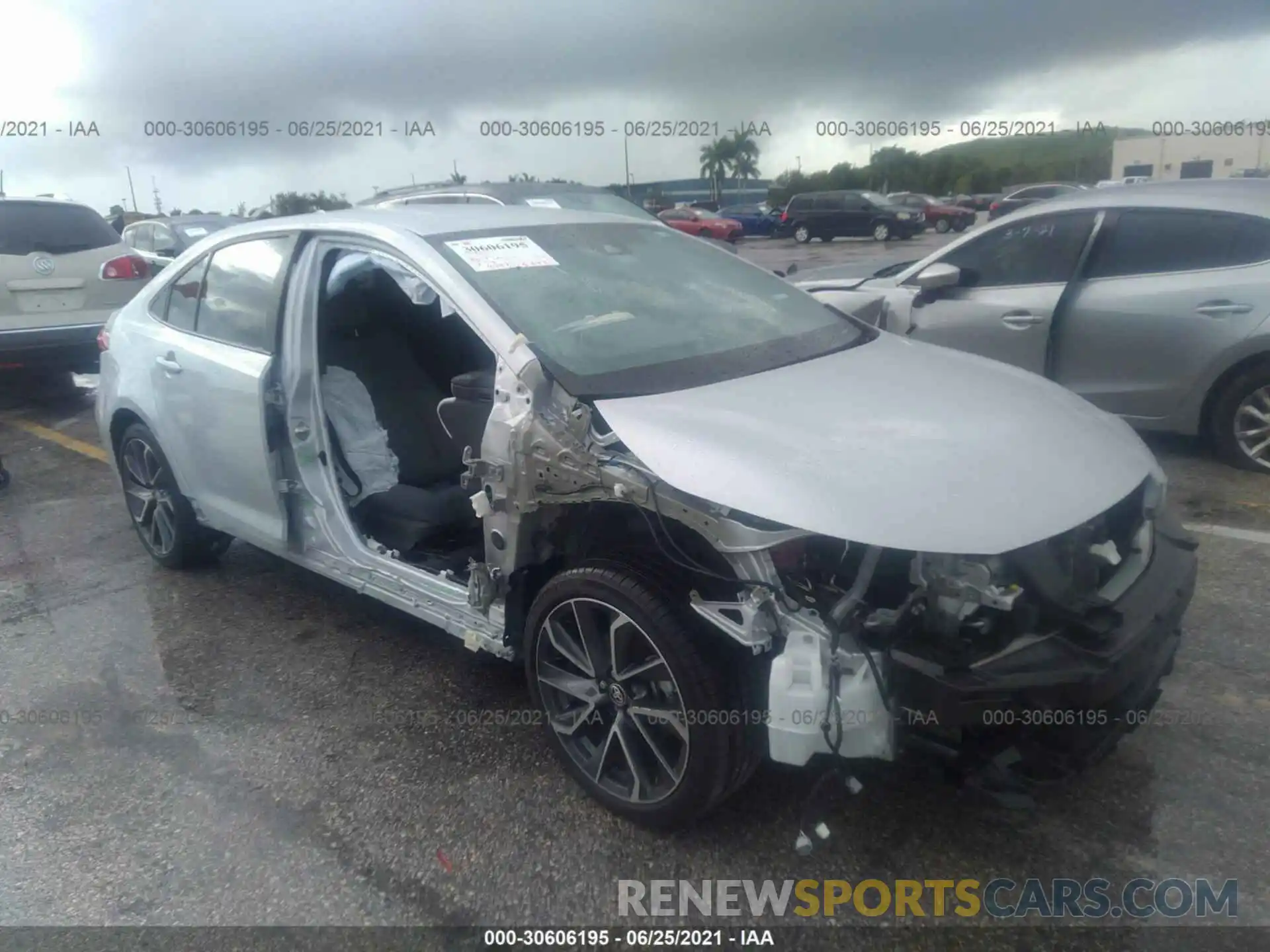 1 Photograph of a damaged car 5YFS4RCE3LP039930 TOYOTA COROLLA 2020