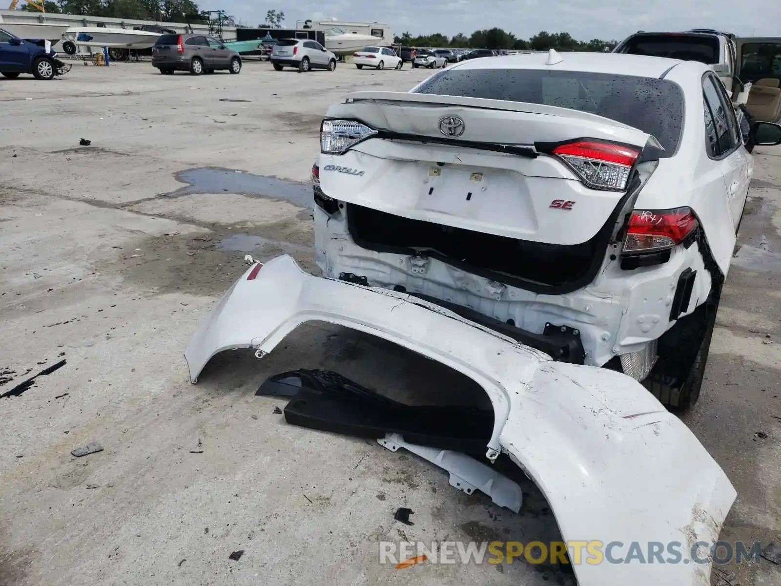 9 Photograph of a damaged car 5YFS4RCE3LP041922 TOYOTA COROLLA 2020