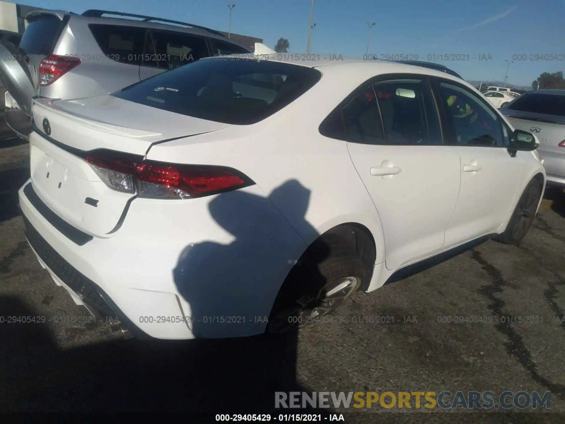 4 Photograph of a damaged car 5YFS4RCE3LP042018 TOYOTA COROLLA 2020