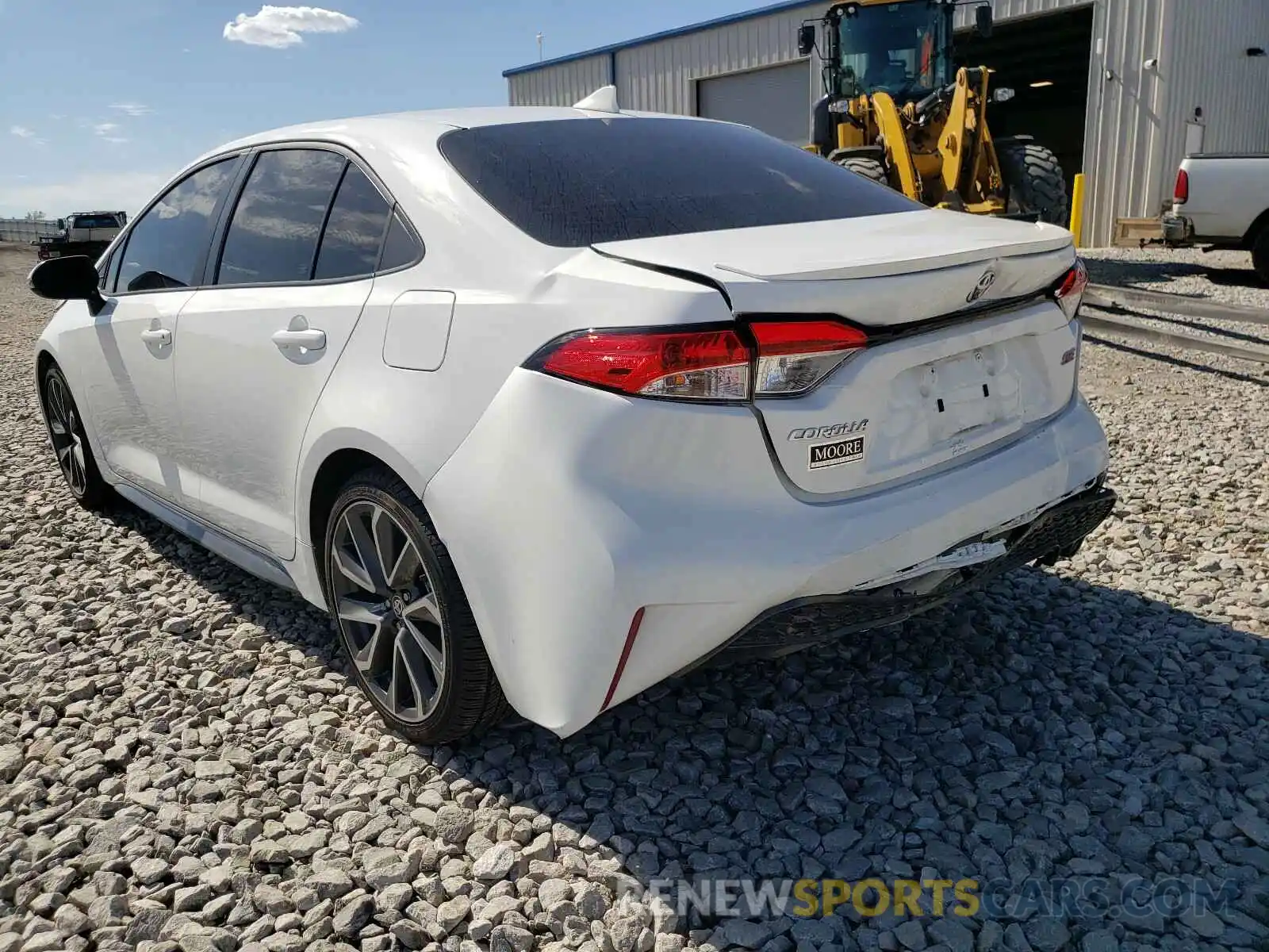 3 Photograph of a damaged car 5YFS4RCE3LP042553 TOYOTA COROLLA 2020