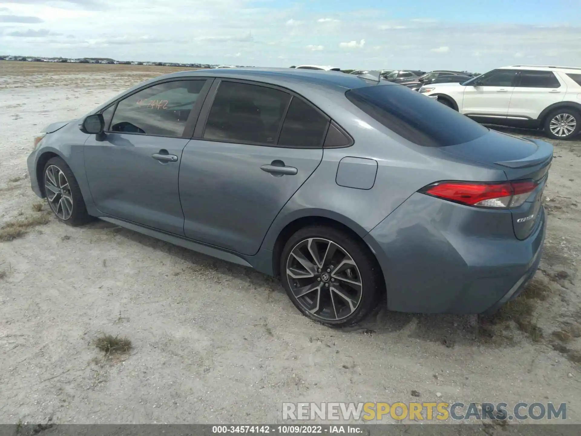 3 Photograph of a damaged car 5YFS4RCE3LP042777 TOYOTA COROLLA 2020