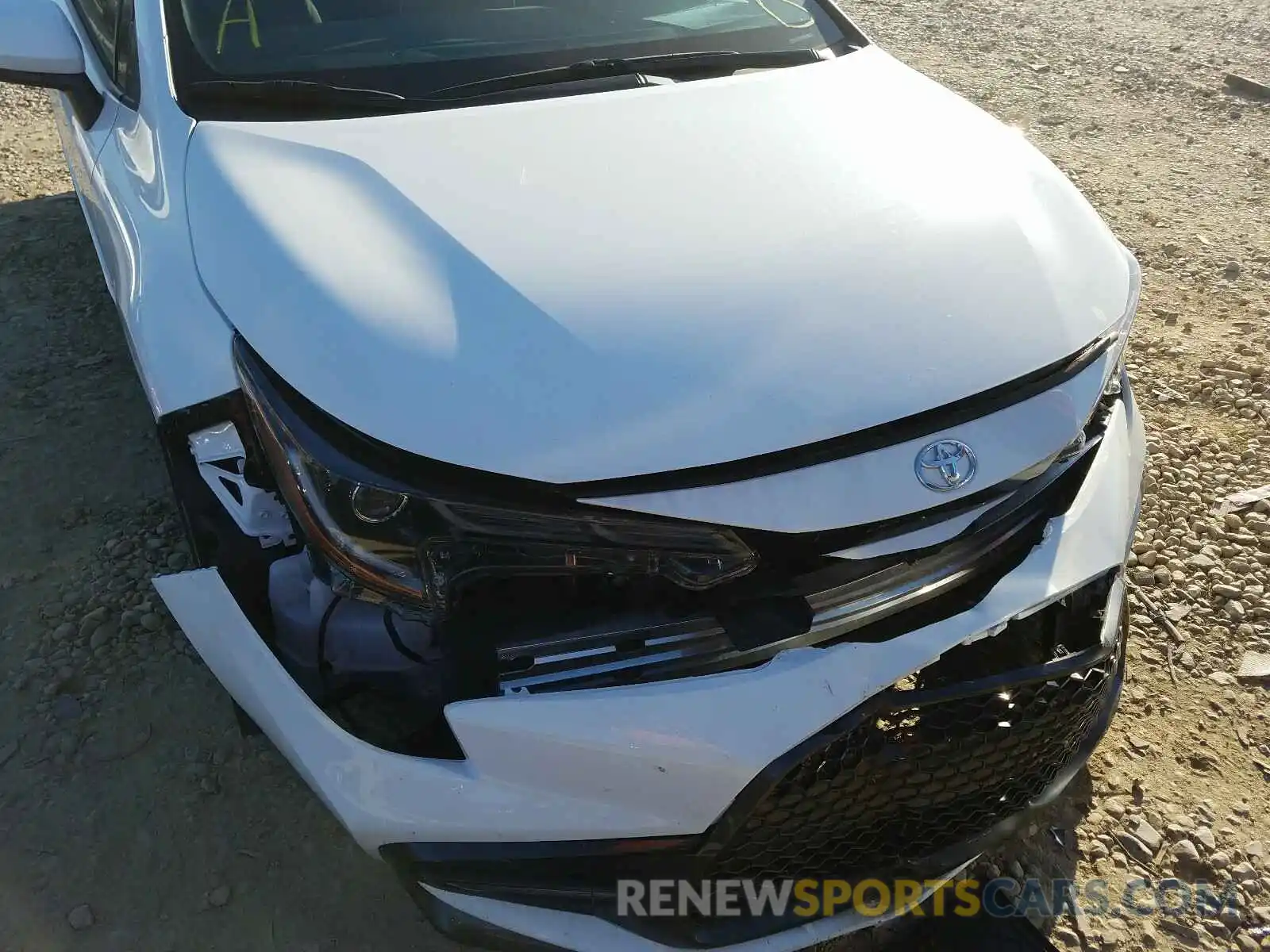 9 Photograph of a damaged car 5YFS4RCE3LP044366 TOYOTA COROLLA 2020