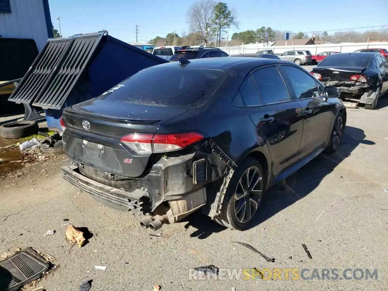 4 Photograph of a damaged car 5YFS4RCE3LP046764 TOYOTA COROLLA 2020