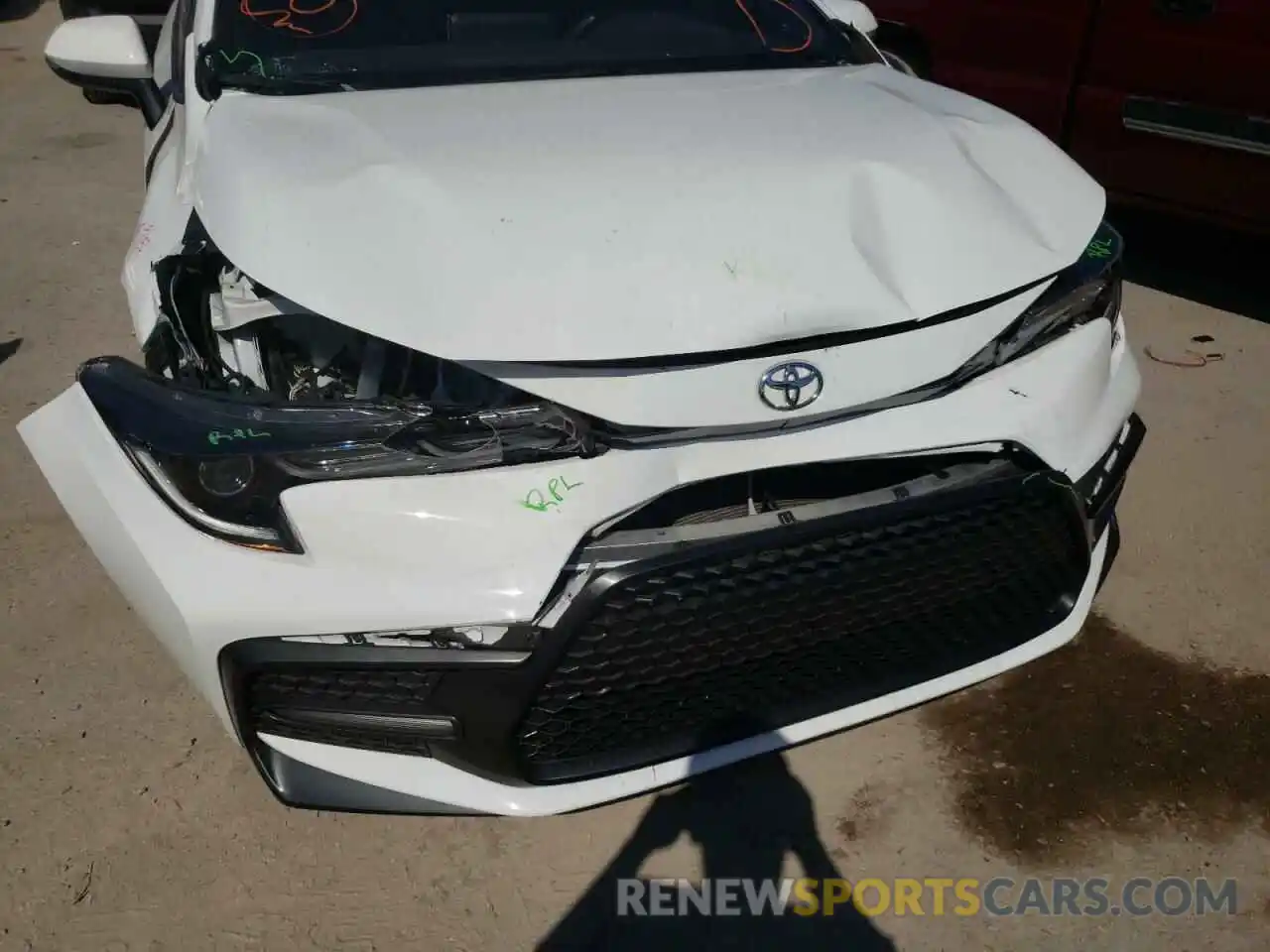 9 Photograph of a damaged car 5YFS4RCE3LP047137 TOYOTA COROLLA 2020