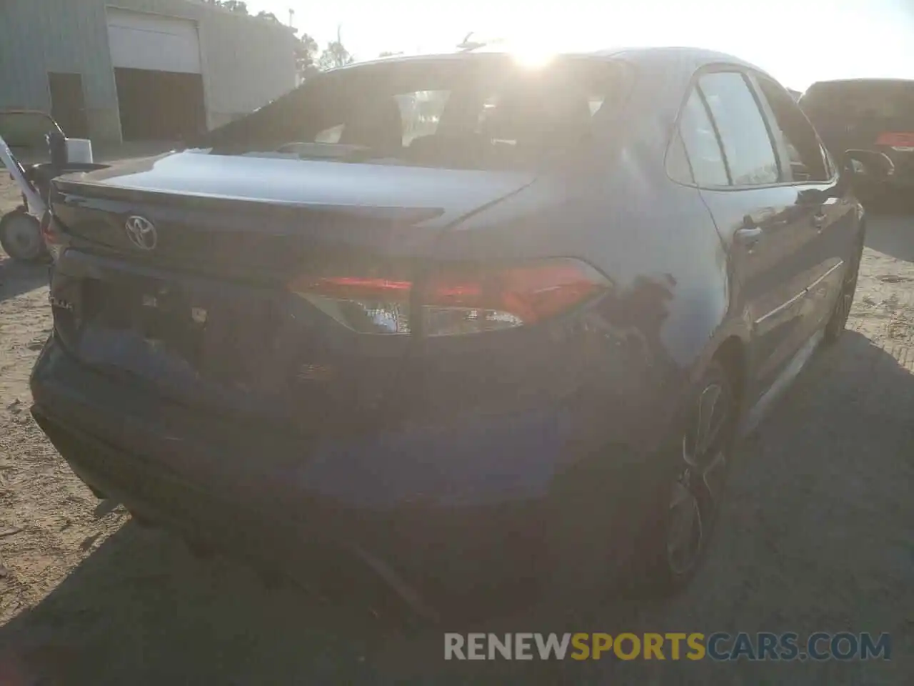 4 Photograph of a damaged car 5YFS4RCE3LP047459 TOYOTA COROLLA 2020