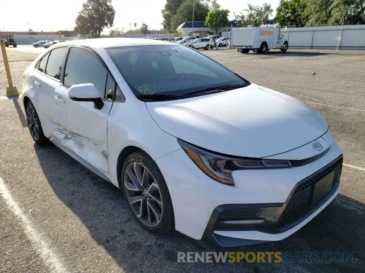 1 Photograph of a damaged car 5YFS4RCE3LP047509 TOYOTA COROLLA 2020