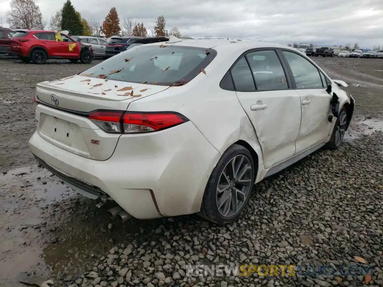 4 Photograph of a damaged car 5YFS4RCE3LP053147 TOYOTA COROLLA 2020