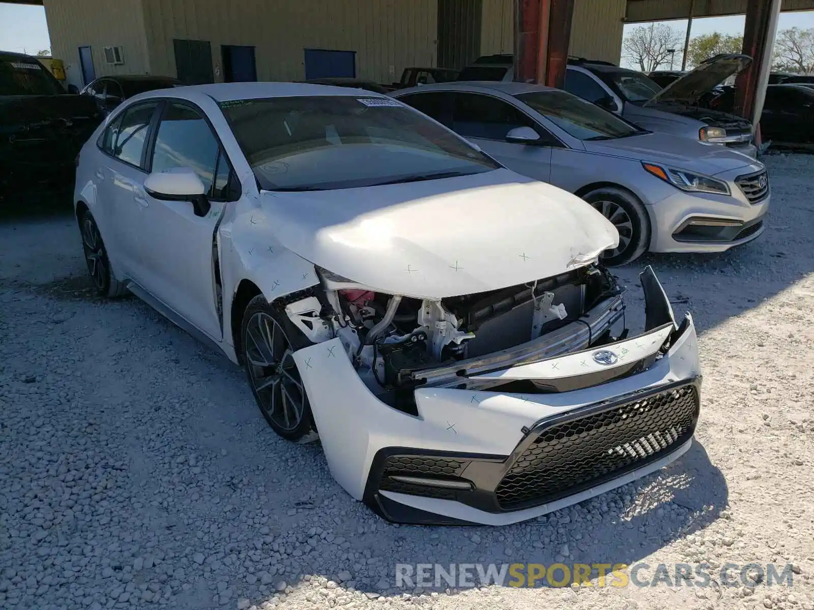 1 Photograph of a damaged car 5YFS4RCE3LP053942 TOYOTA COROLLA 2020