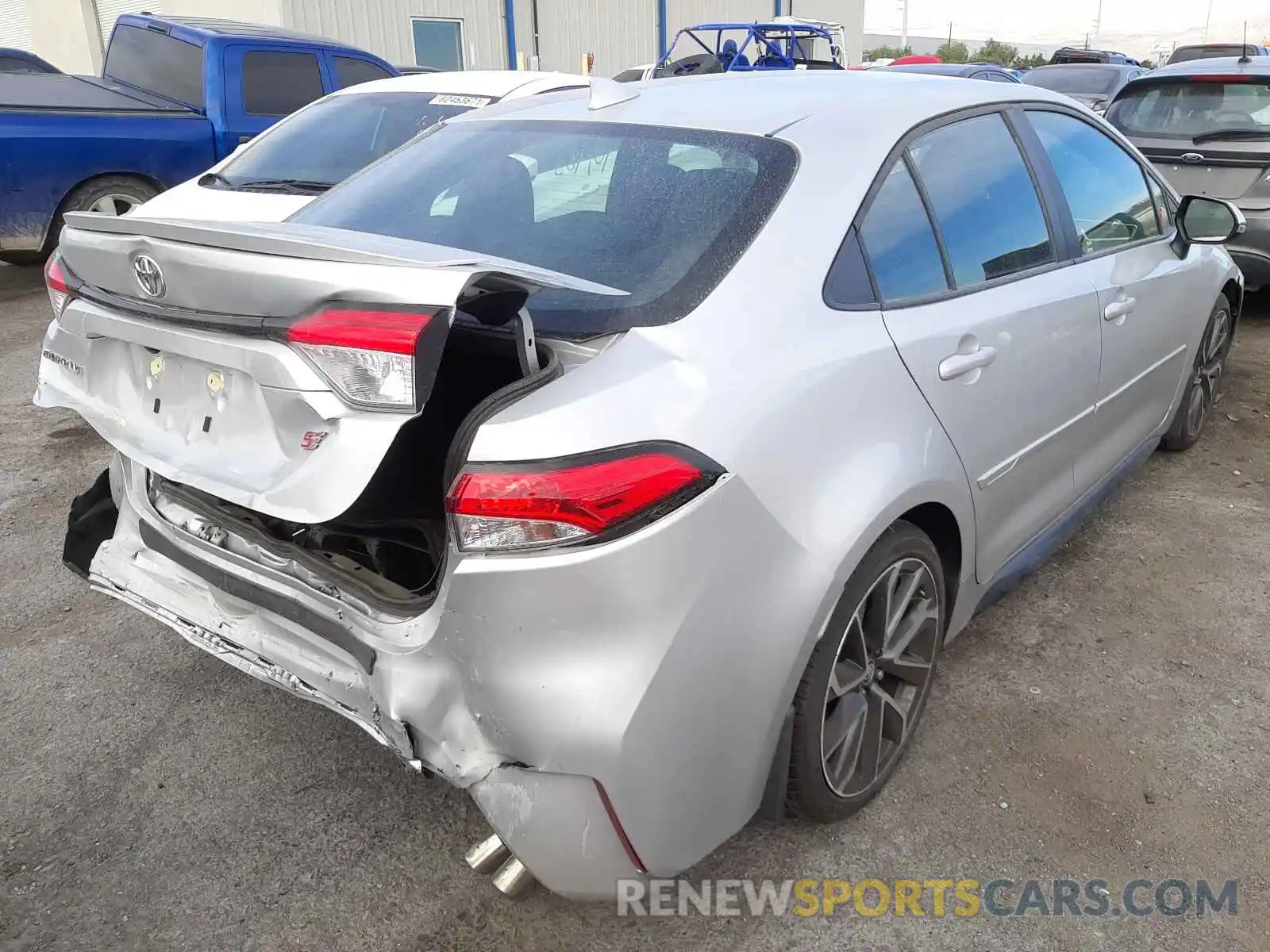 4 Photograph of a damaged car 5YFS4RCE3LP054668 TOYOTA COROLLA 2020