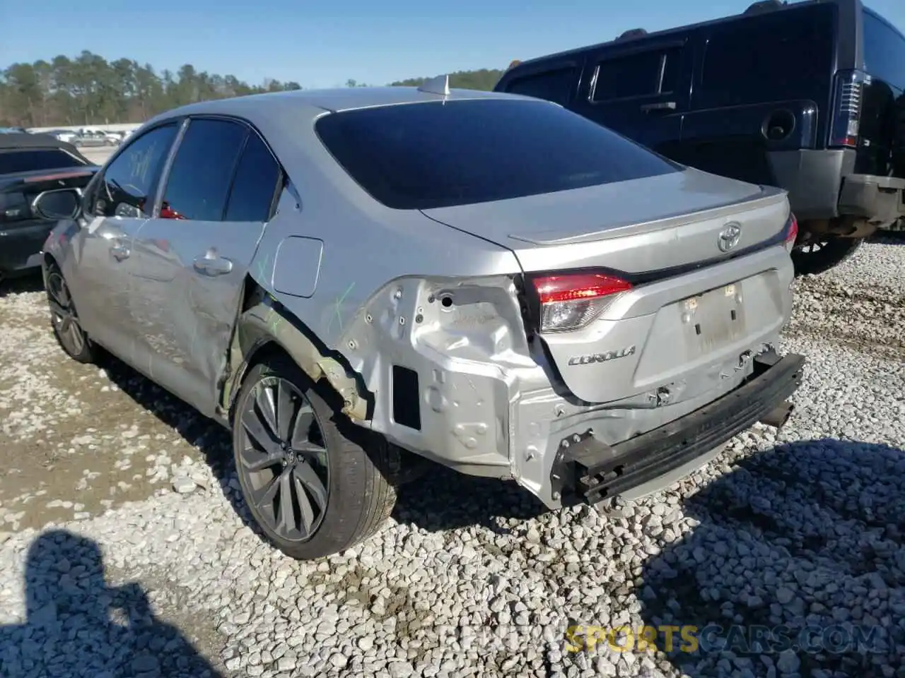 3 Photograph of a damaged car 5YFS4RCE3LP055951 TOYOTA COROLLA 2020