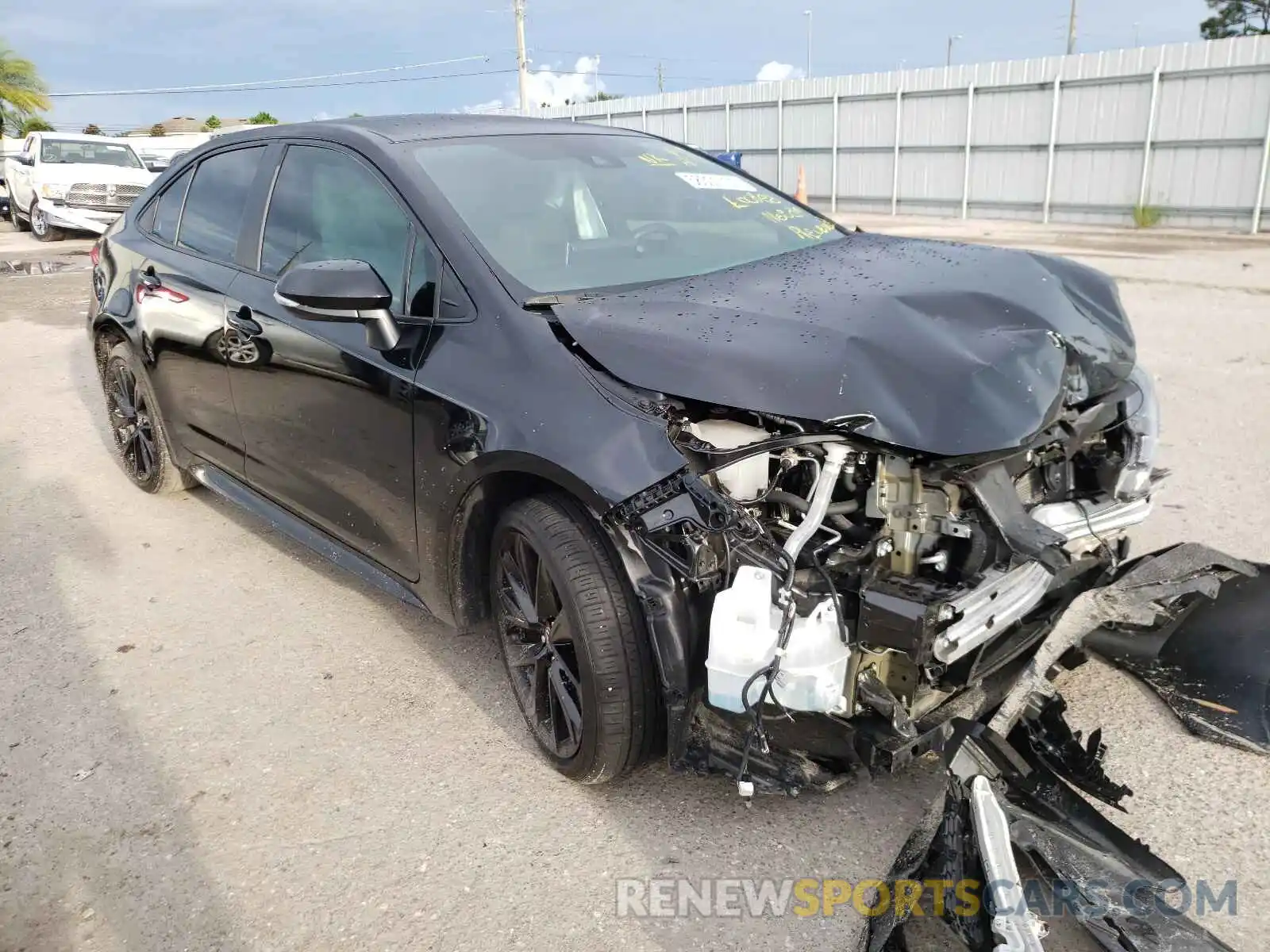 1 Photograph of a damaged car 5YFS4RCE3LP056260 TOYOTA COROLLA 2020