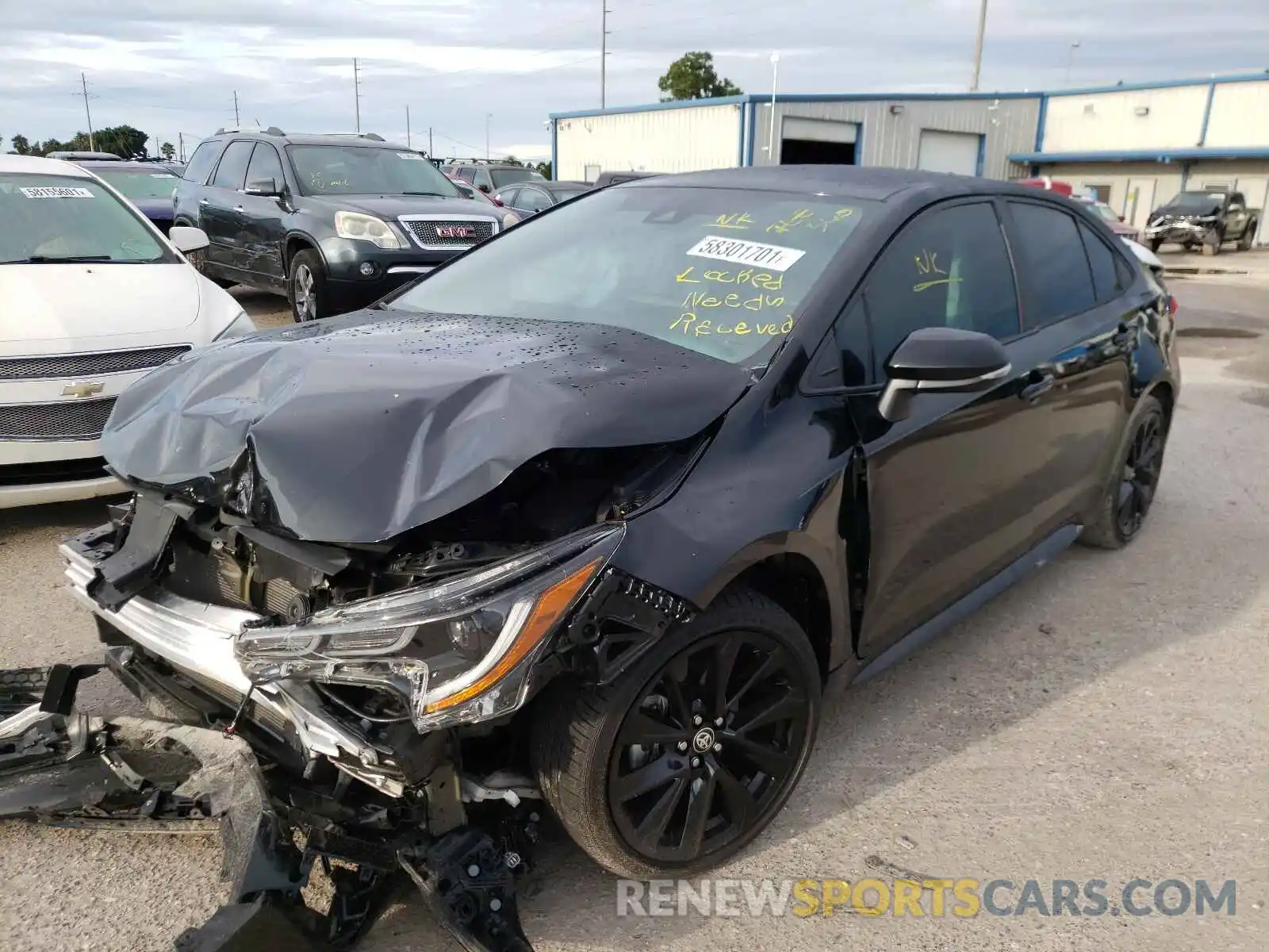 2 Photograph of a damaged car 5YFS4RCE3LP056260 TOYOTA COROLLA 2020