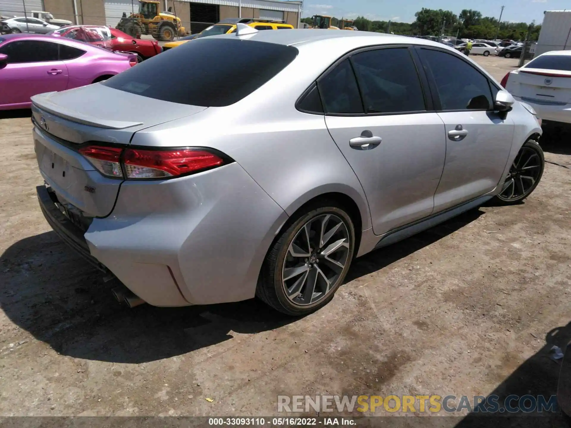 4 Photograph of a damaged car 5YFS4RCE3LP056615 TOYOTA COROLLA 2020