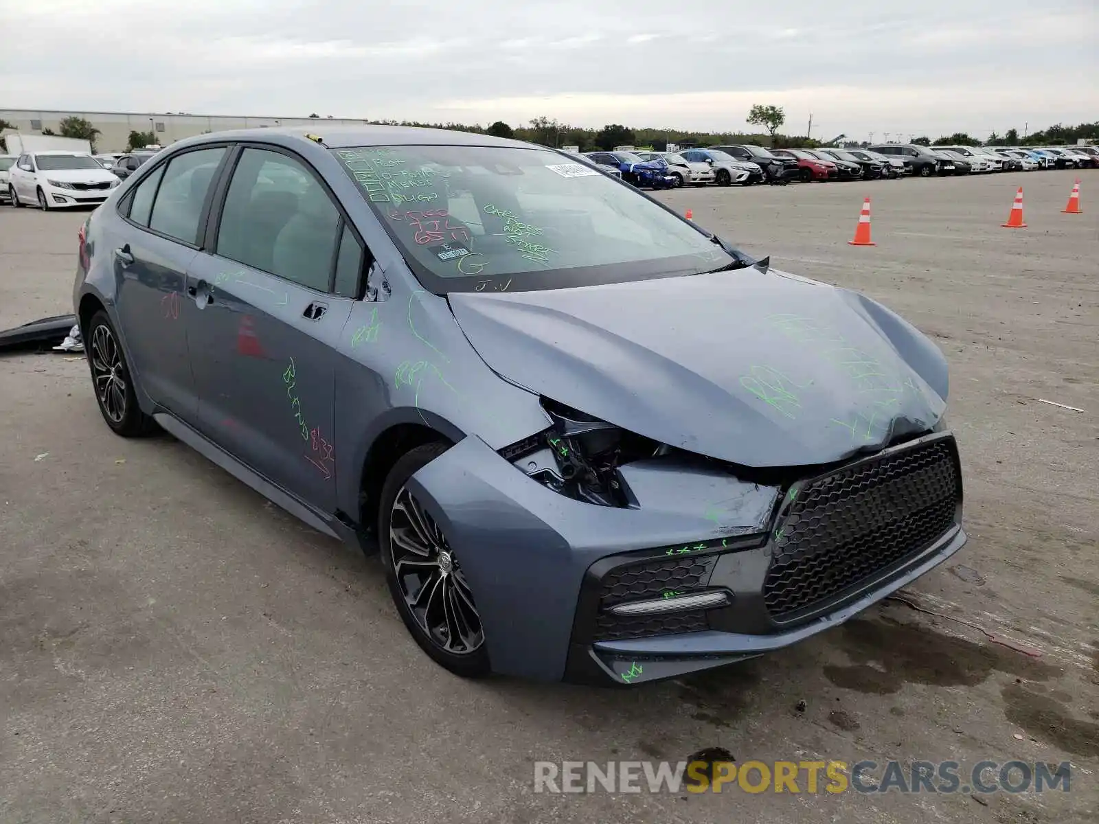 1 Photograph of a damaged car 5YFS4RCE3LP056971 TOYOTA COROLLA 2020