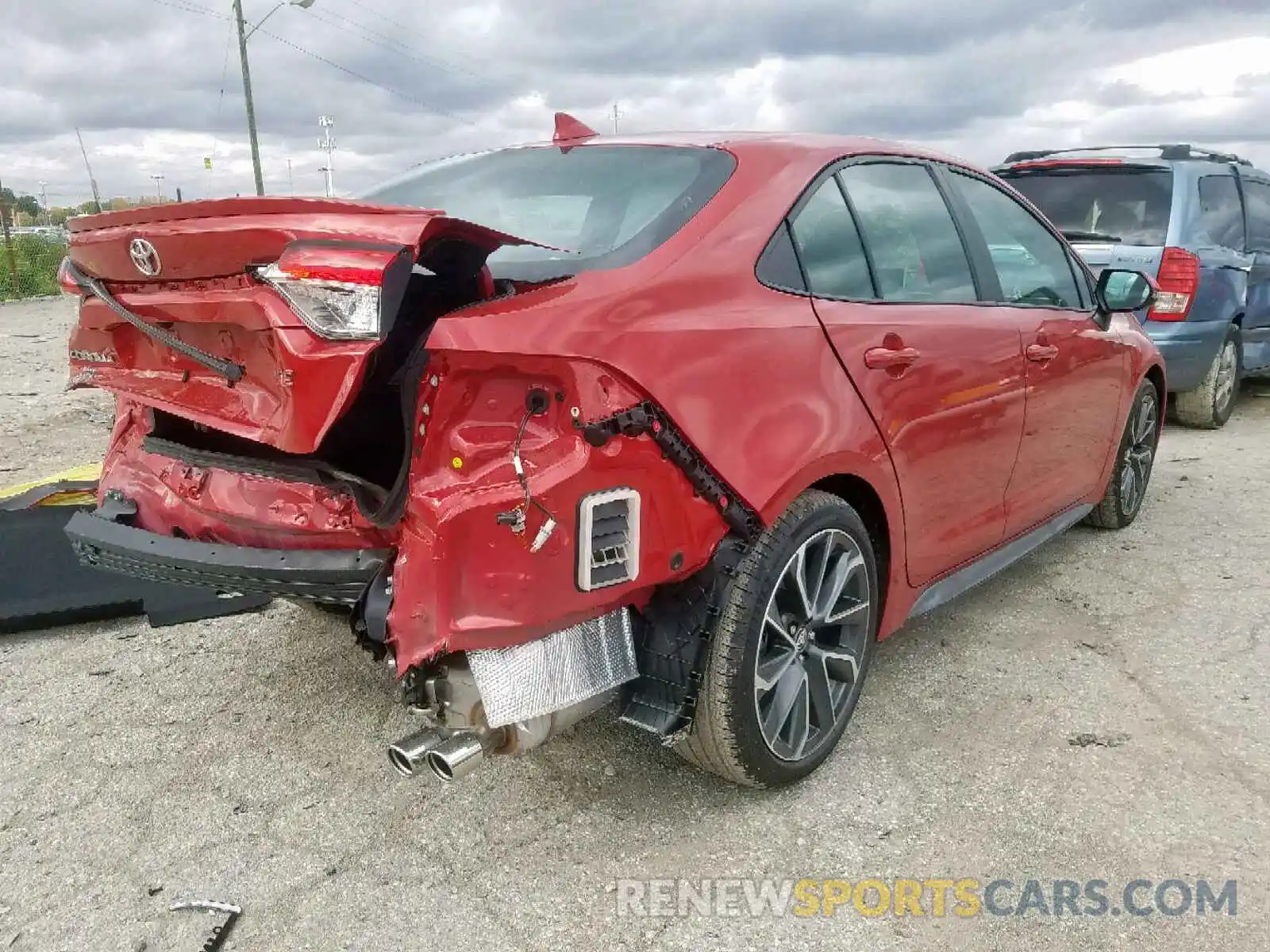 4 Photograph of a damaged car 5YFS4RCE4LP002269 TOYOTA COROLLA 2020