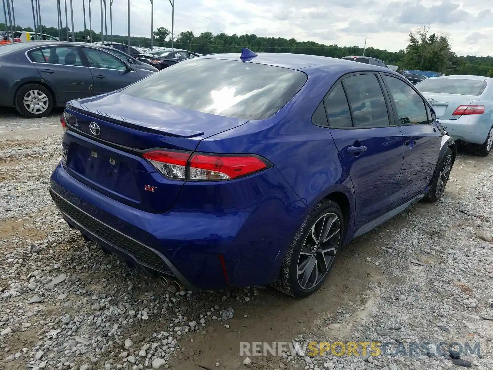 4 Photograph of a damaged car 5YFS4RCE4LP002868 TOYOTA COROLLA 2020