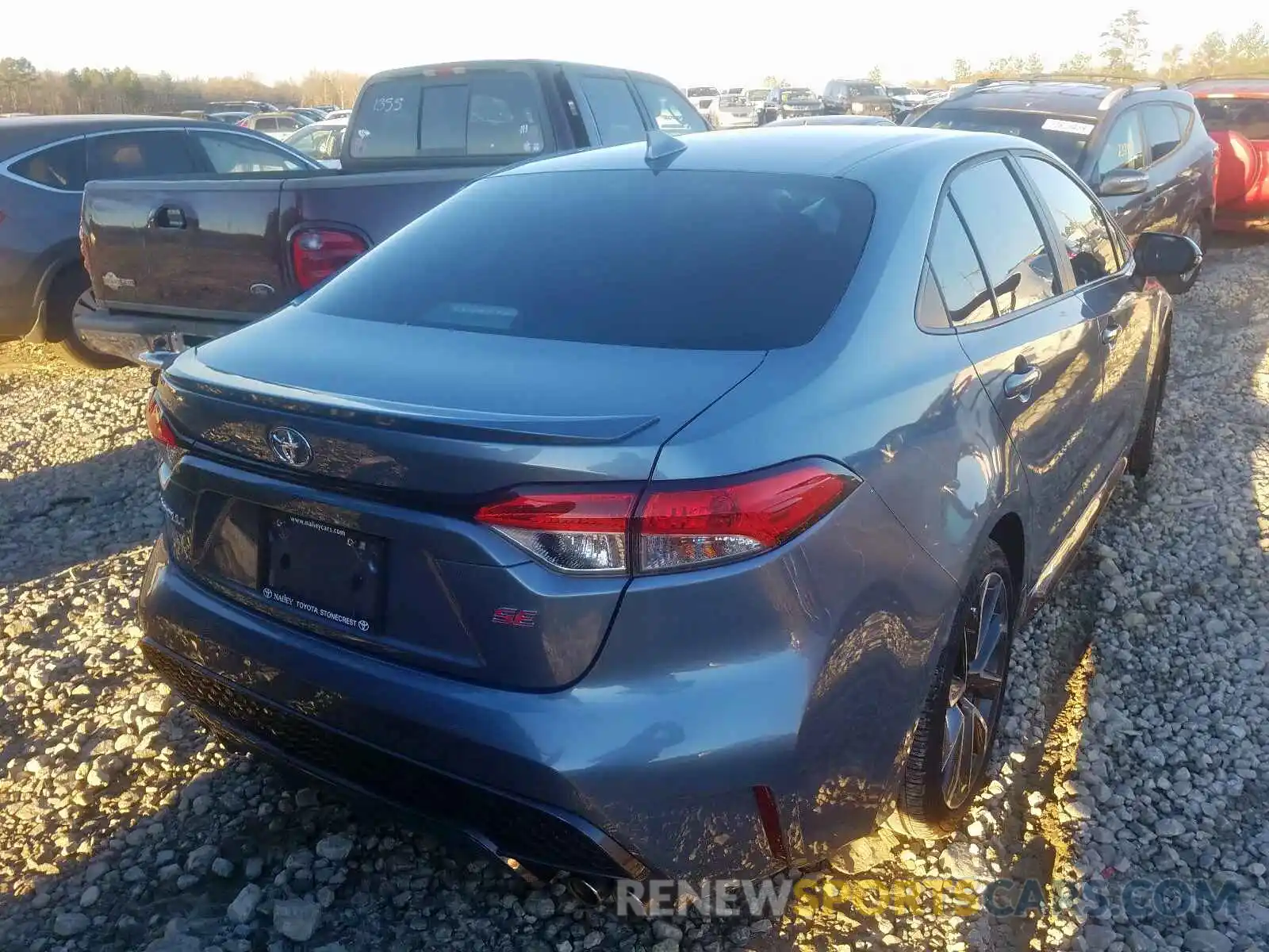 4 Photograph of a damaged car 5YFS4RCE4LP008122 TOYOTA COROLLA 2020