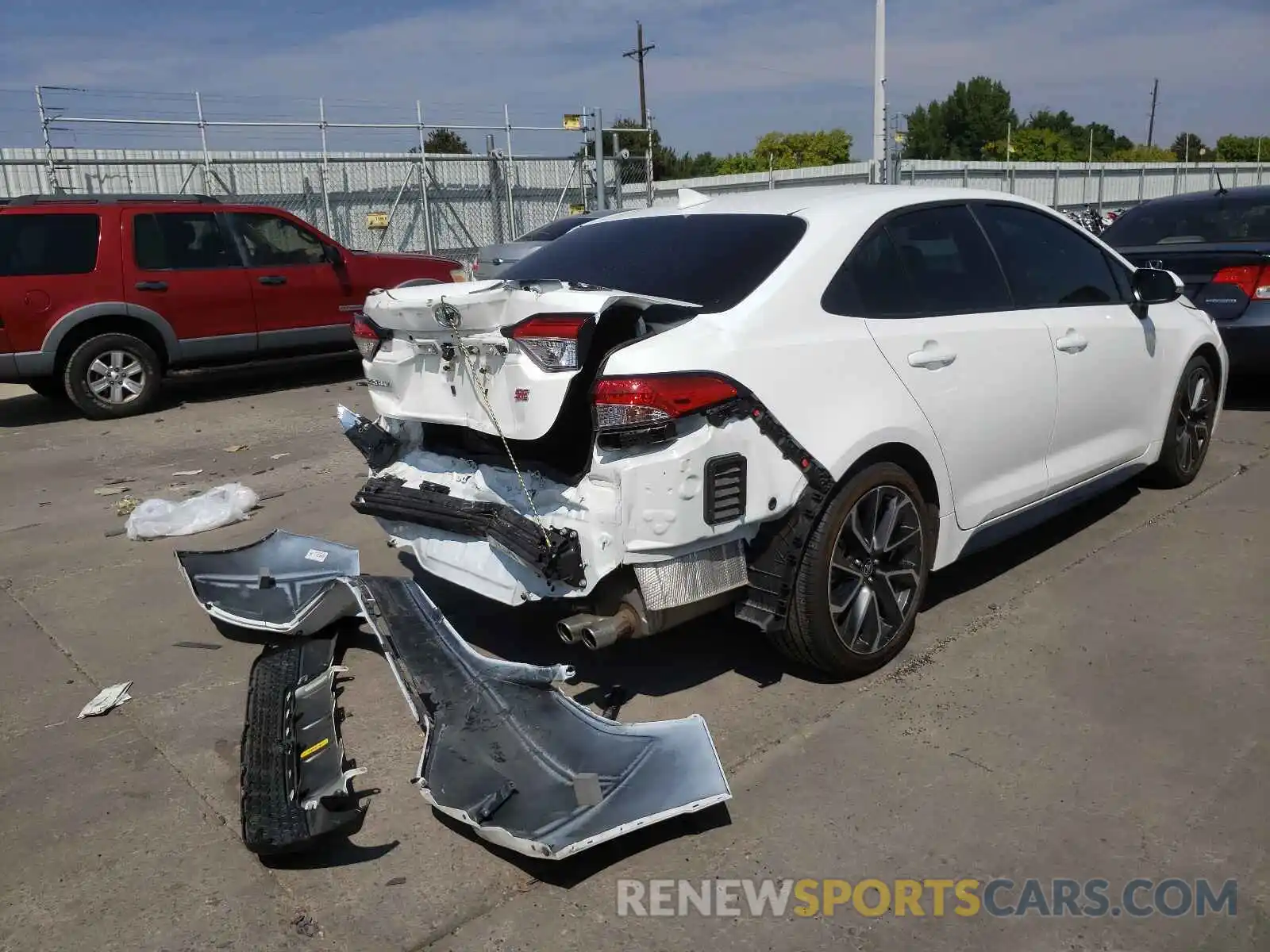 4 Photograph of a damaged car 5YFS4RCE4LP017127 TOYOTA COROLLA 2020