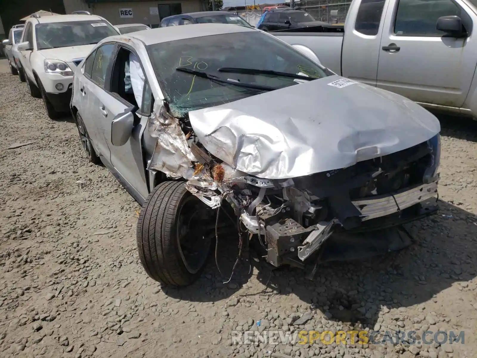 9 Photograph of a damaged car 5YFS4RCE4LP024000 TOYOTA COROLLA 2020