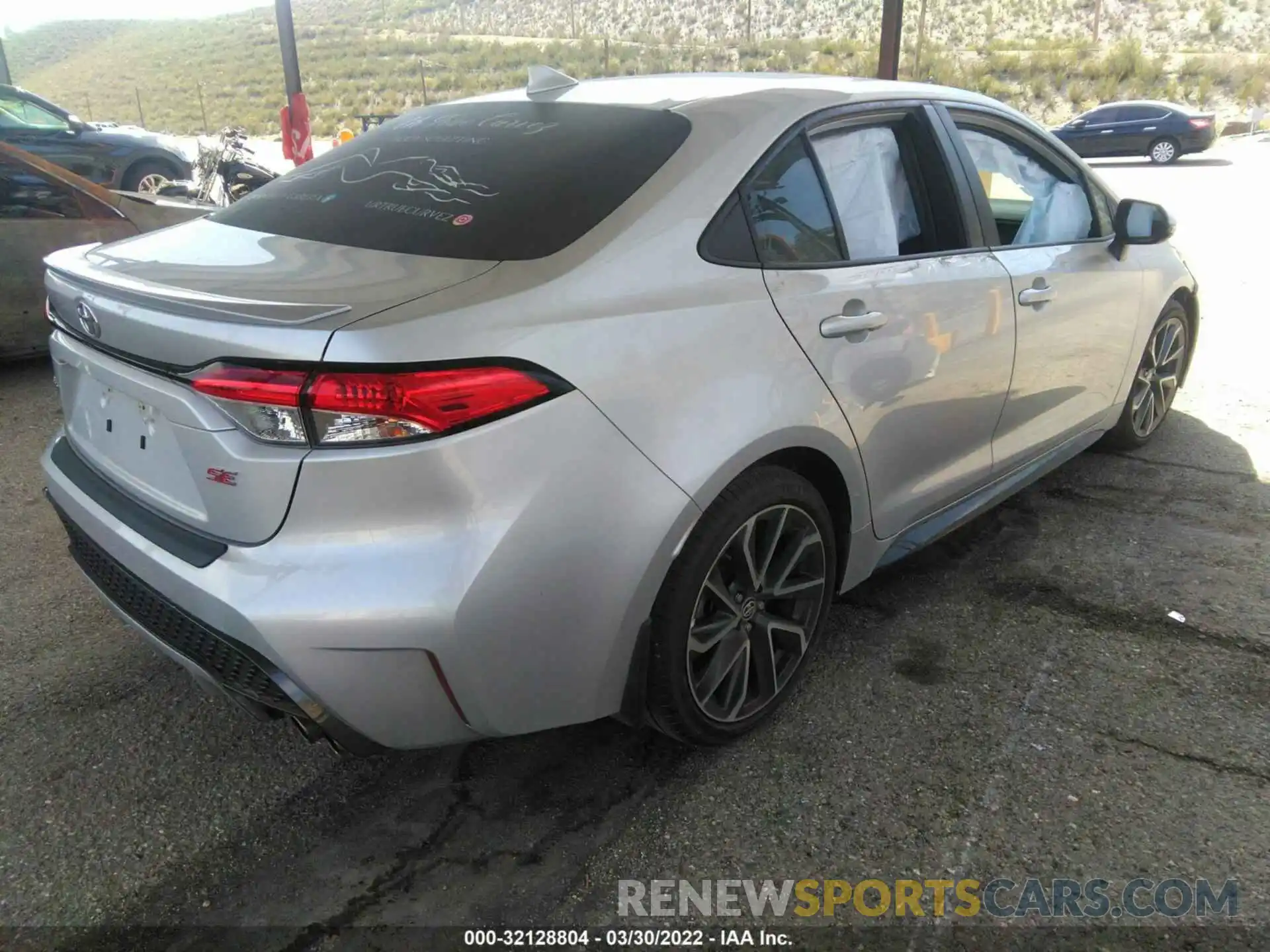 4 Photograph of a damaged car 5YFS4RCE4LP026197 TOYOTA COROLLA 2020