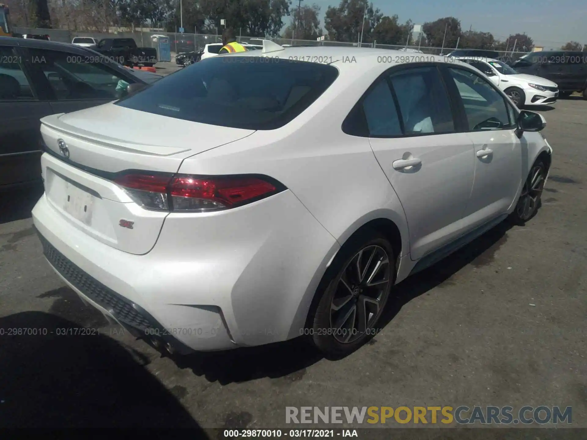 4 Photograph of a damaged car 5YFS4RCE4LP027432 TOYOTA COROLLA 2020