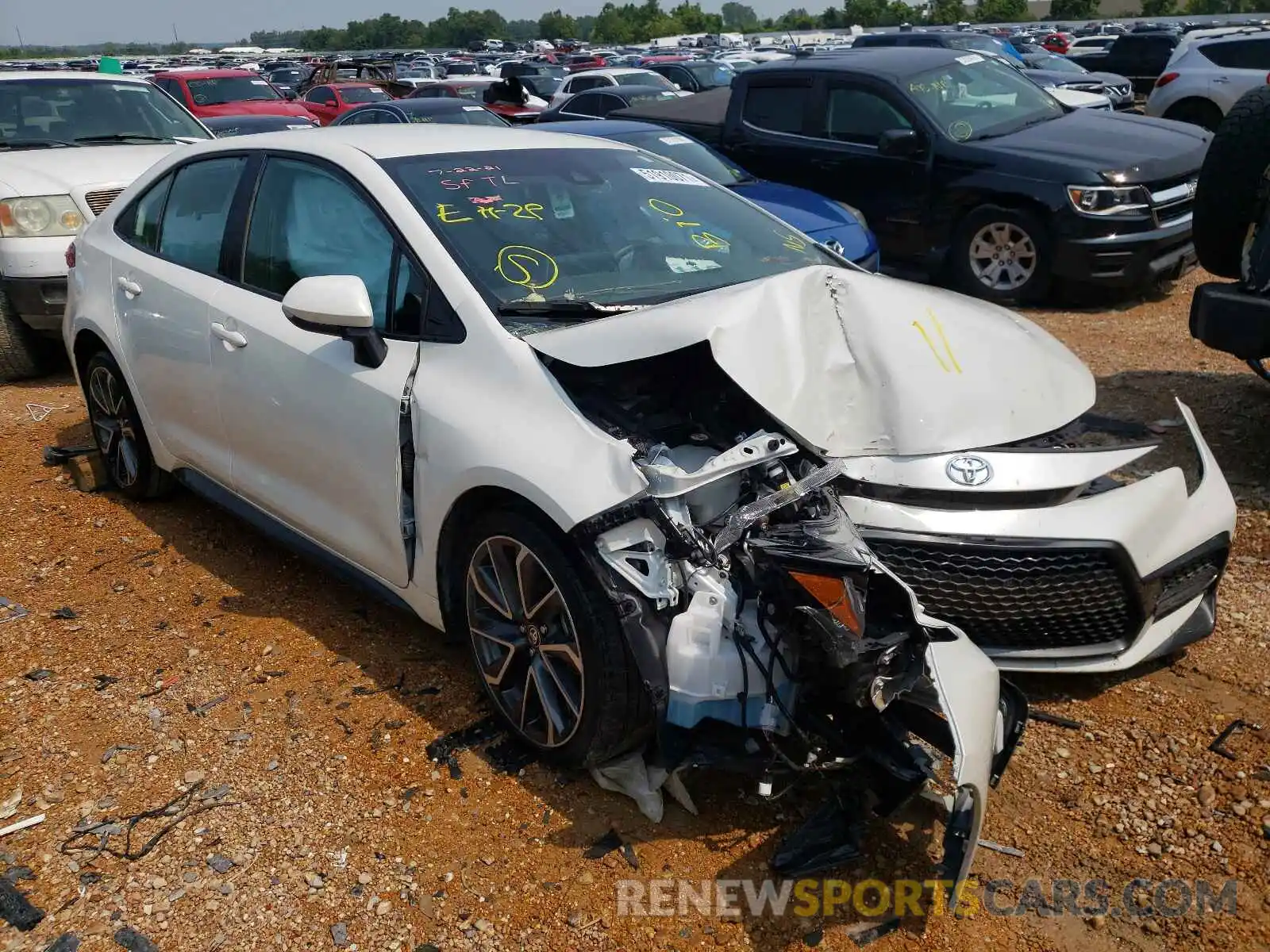 1 Photograph of a damaged car 5YFS4RCE4LP027494 TOYOTA COROLLA 2020