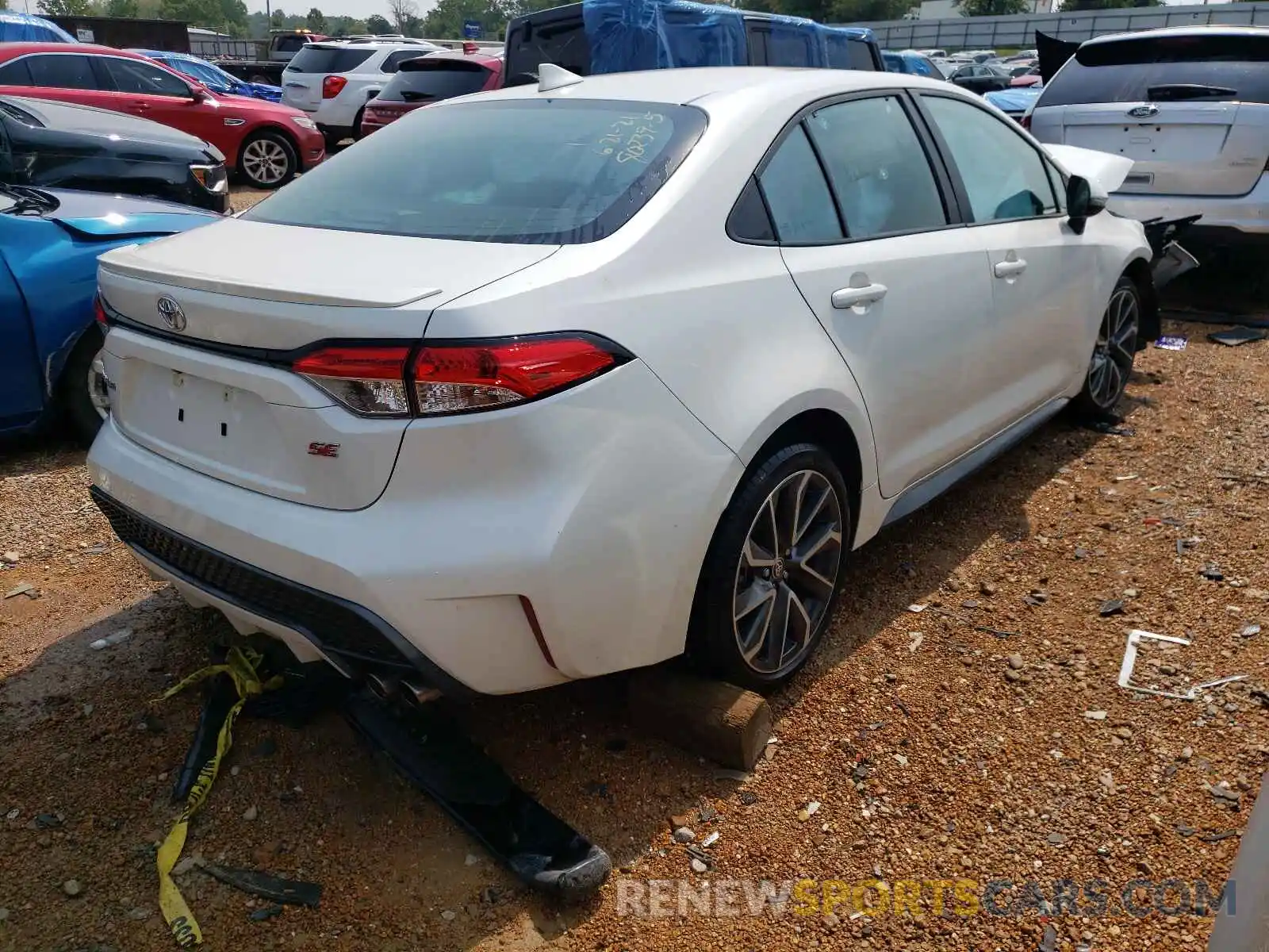 4 Photograph of a damaged car 5YFS4RCE4LP027494 TOYOTA COROLLA 2020