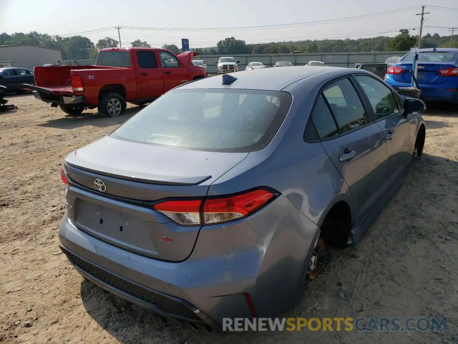 4 Photograph of a damaged car 5YFS4RCE4LP028211 TOYOTA COROLLA 2020