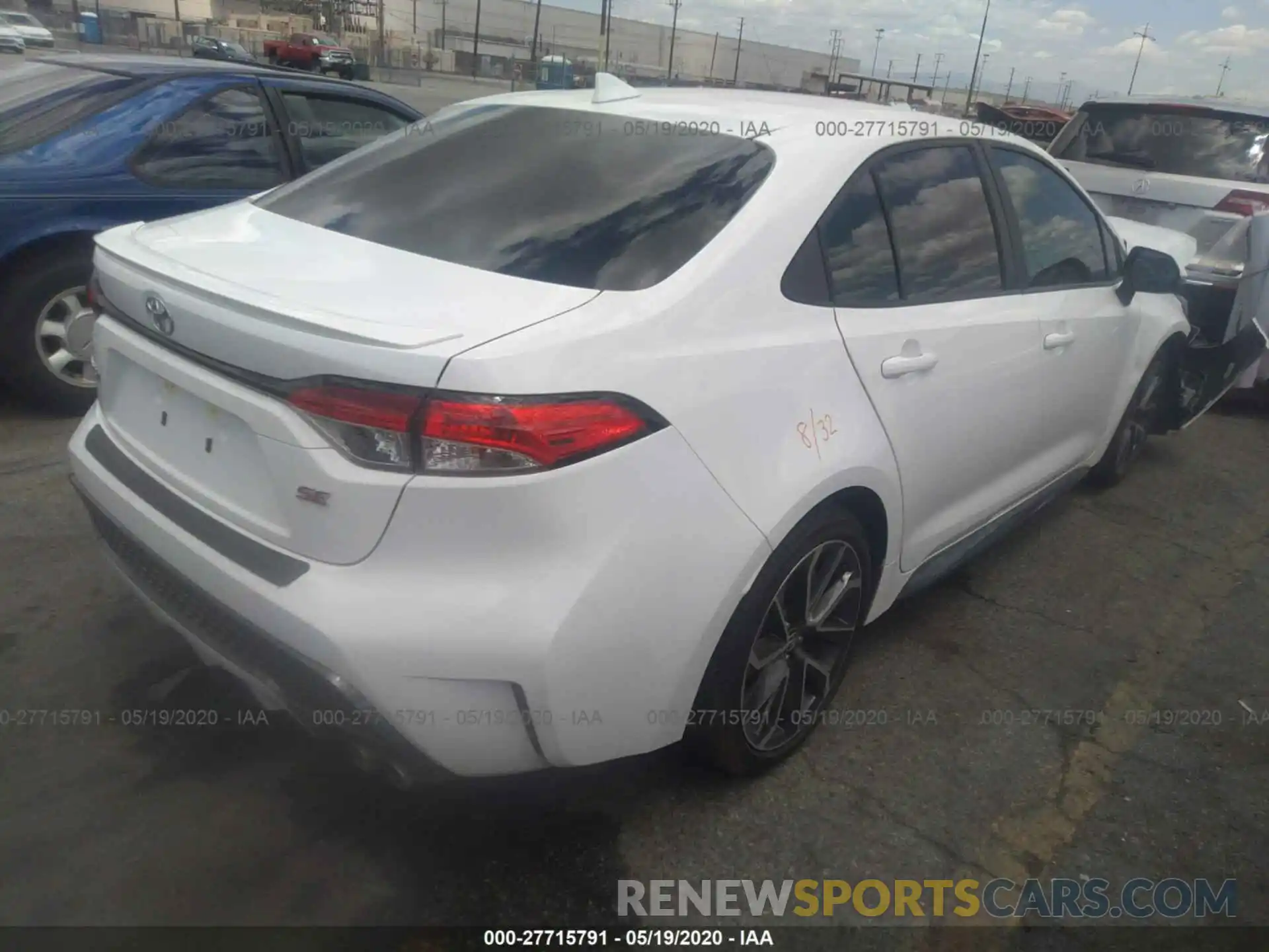 4 Photograph of a damaged car 5YFS4RCE4LP028774 TOYOTA COROLLA 2020