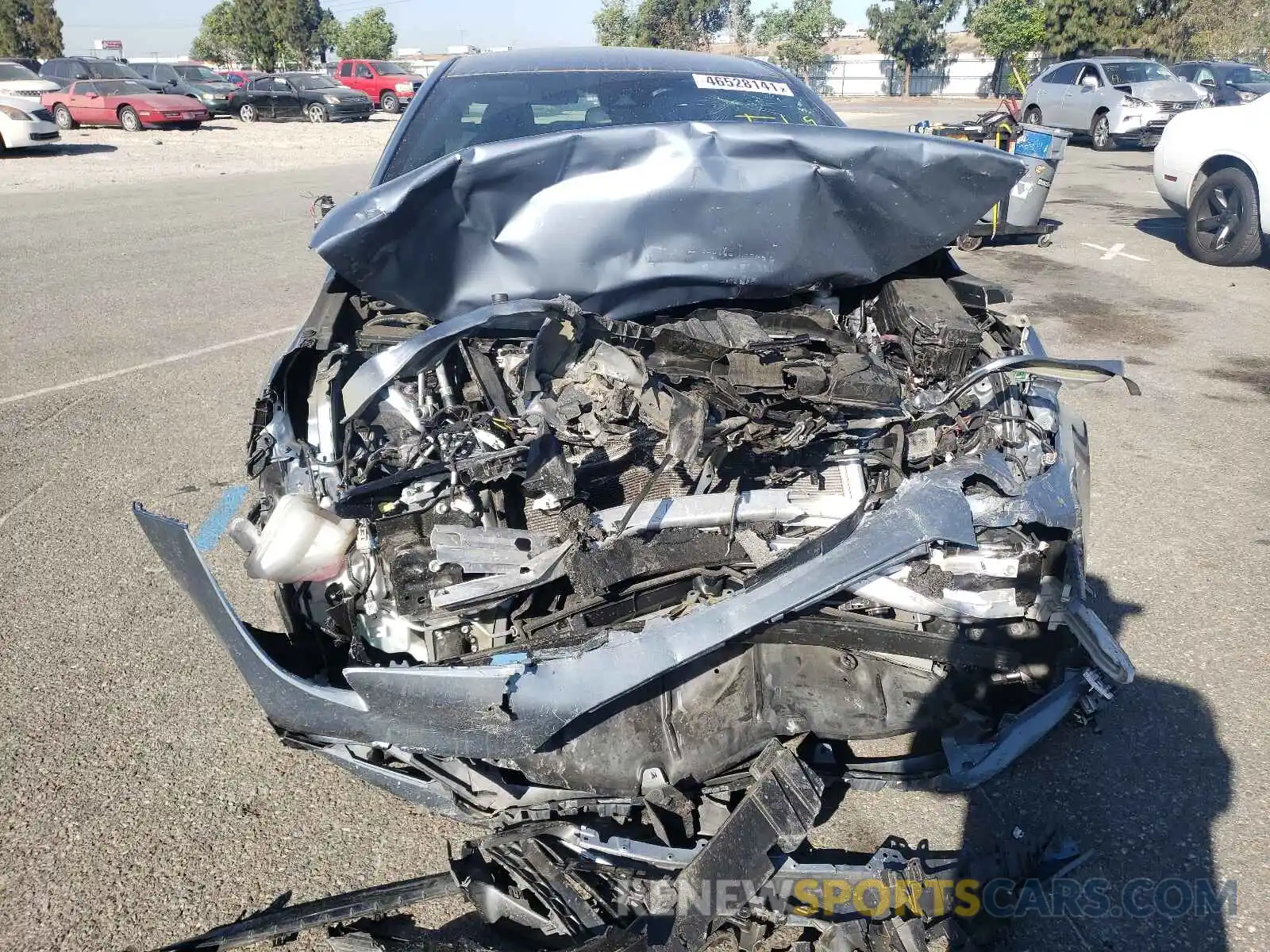 9 Photograph of a damaged car 5YFS4RCE4LP031013 TOYOTA COROLLA 2020