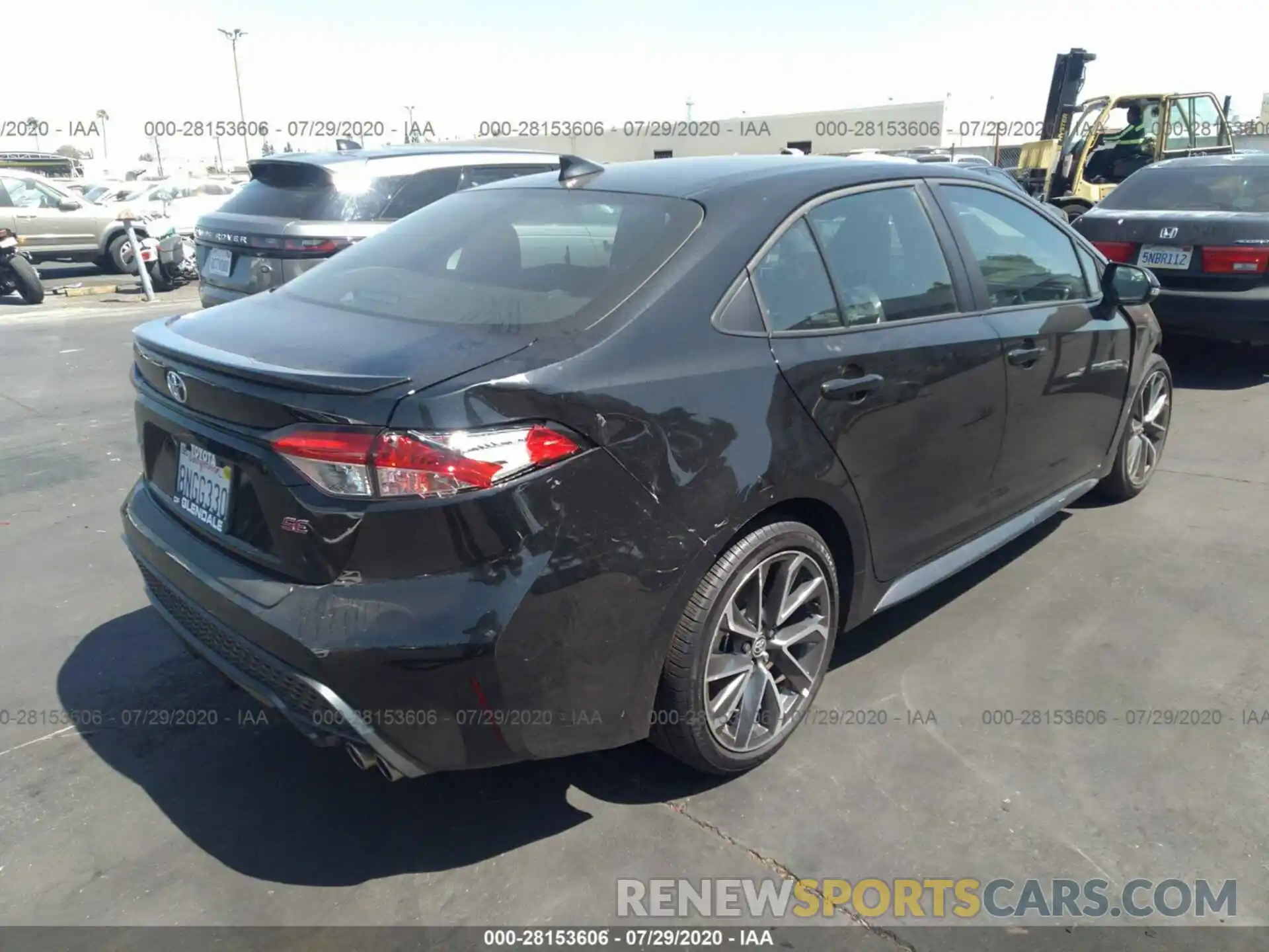 4 Photograph of a damaged car 5YFS4RCE4LP031030 TOYOTA COROLLA 2020