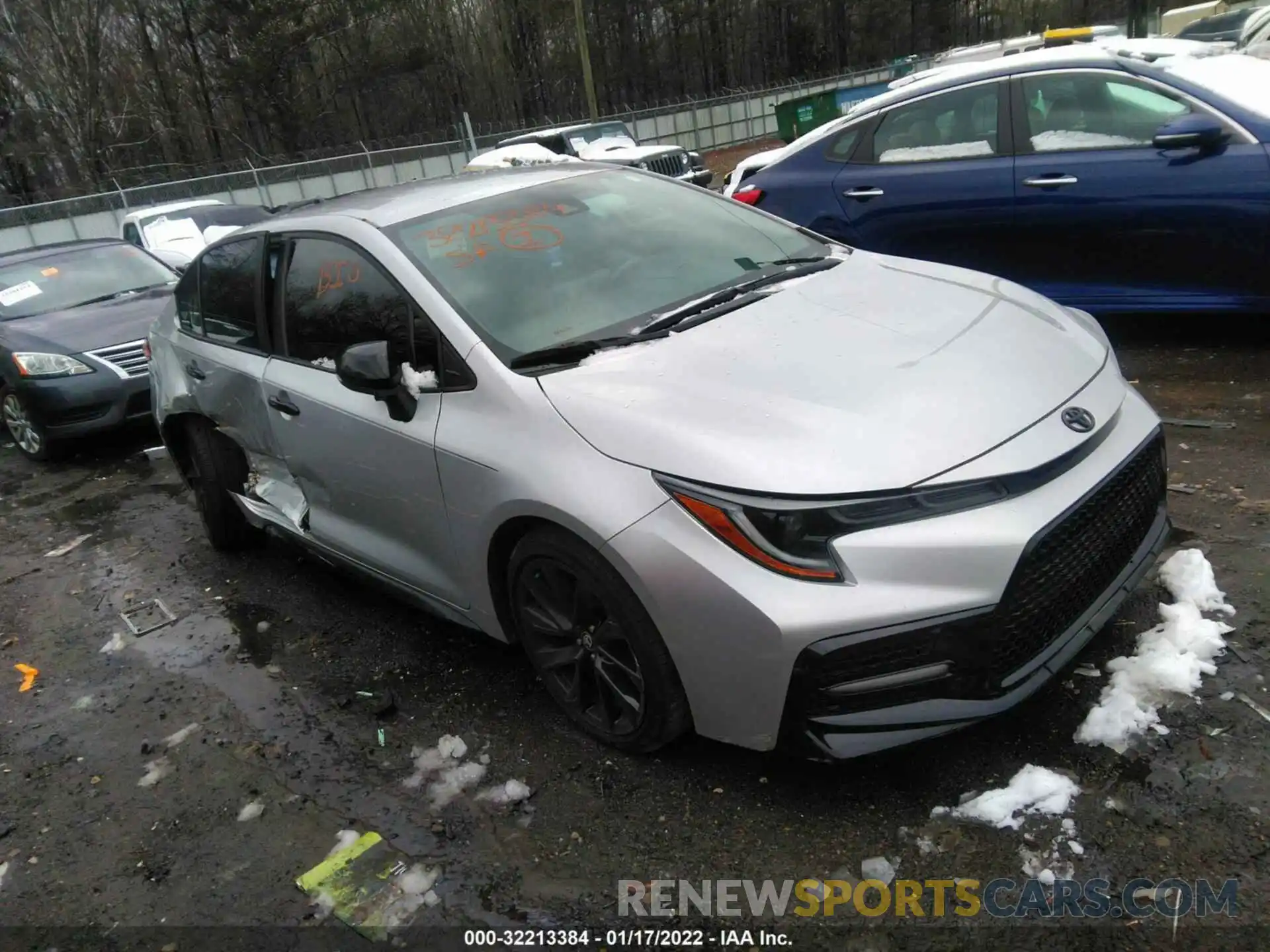 1 Photograph of a damaged car 5YFS4RCE4LP031464 TOYOTA COROLLA 2020