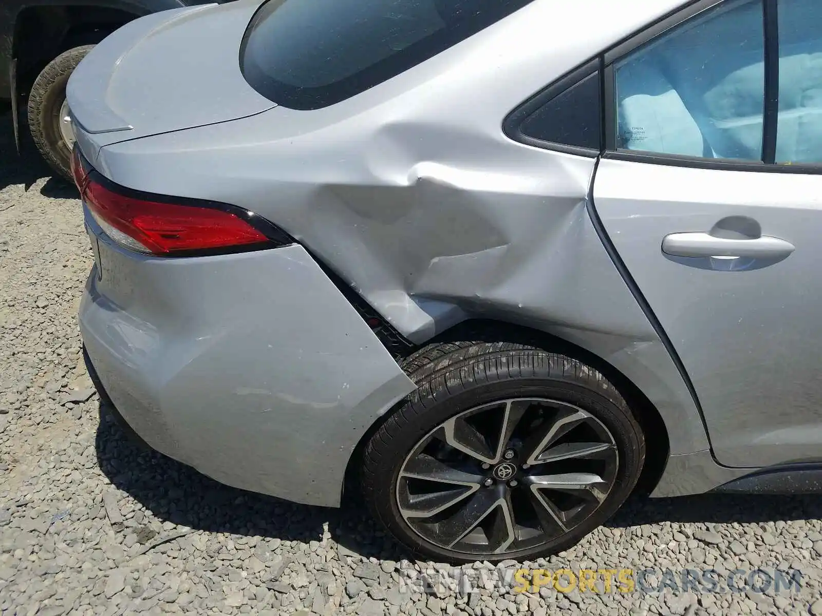 9 Photograph of a damaged car 5YFS4RCE4LP032632 TOYOTA COROLLA 2020